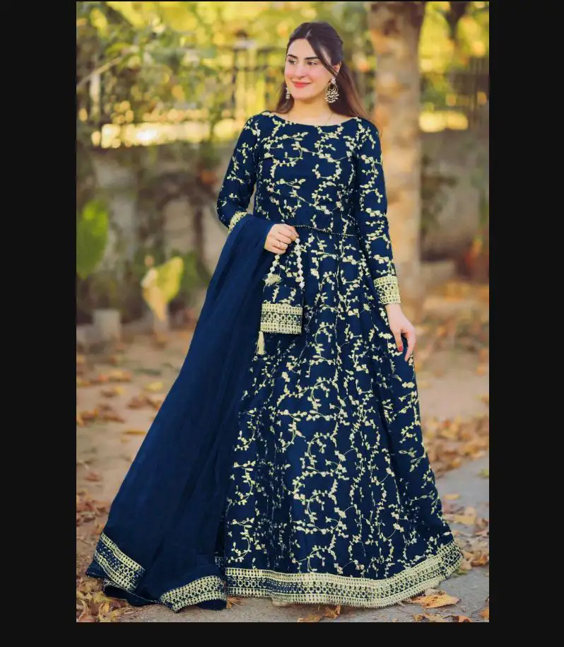 Girls embroider lahengas