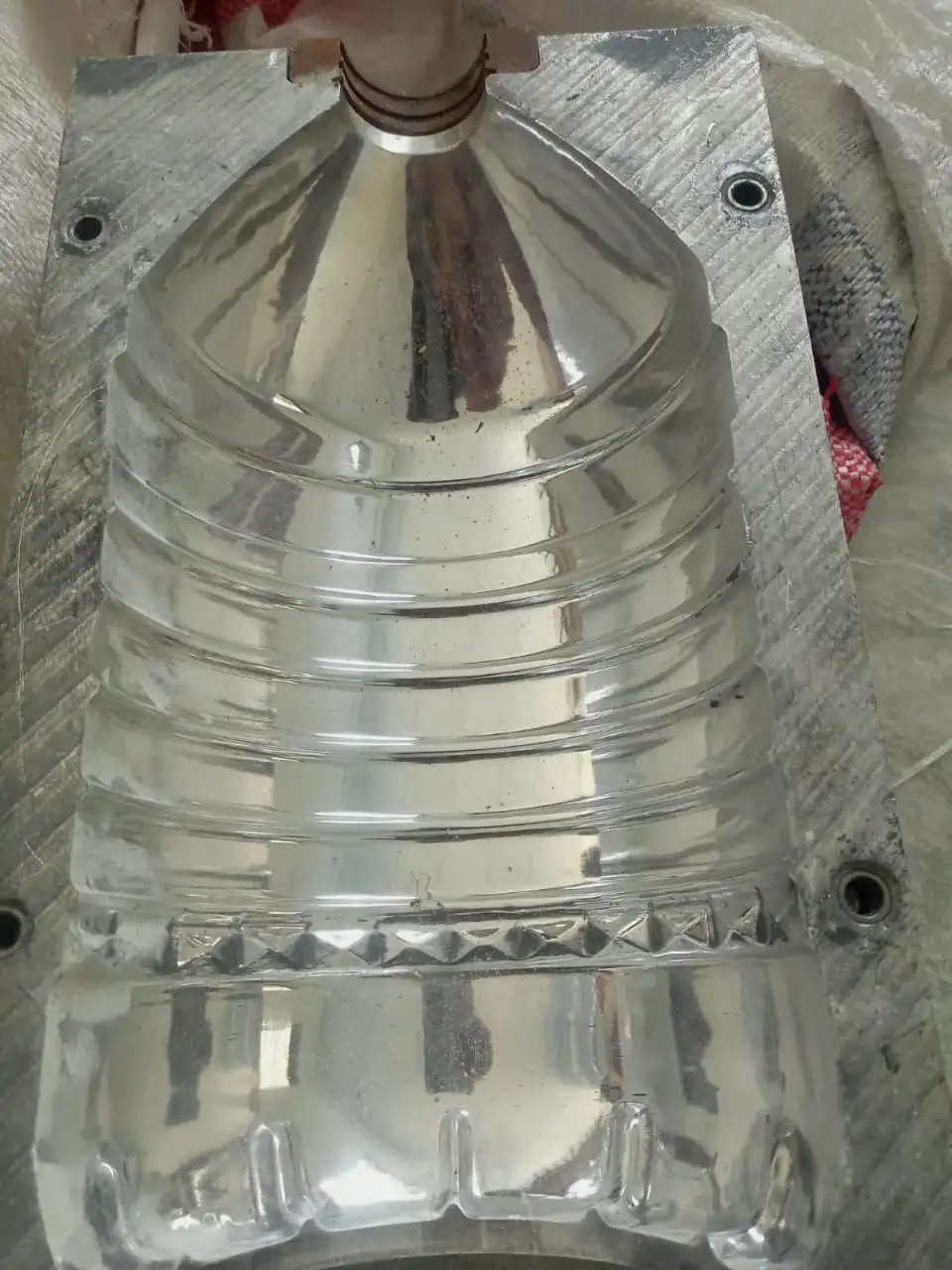 6 liter mould Brand new For sale Demand 1lakh 80 thousand