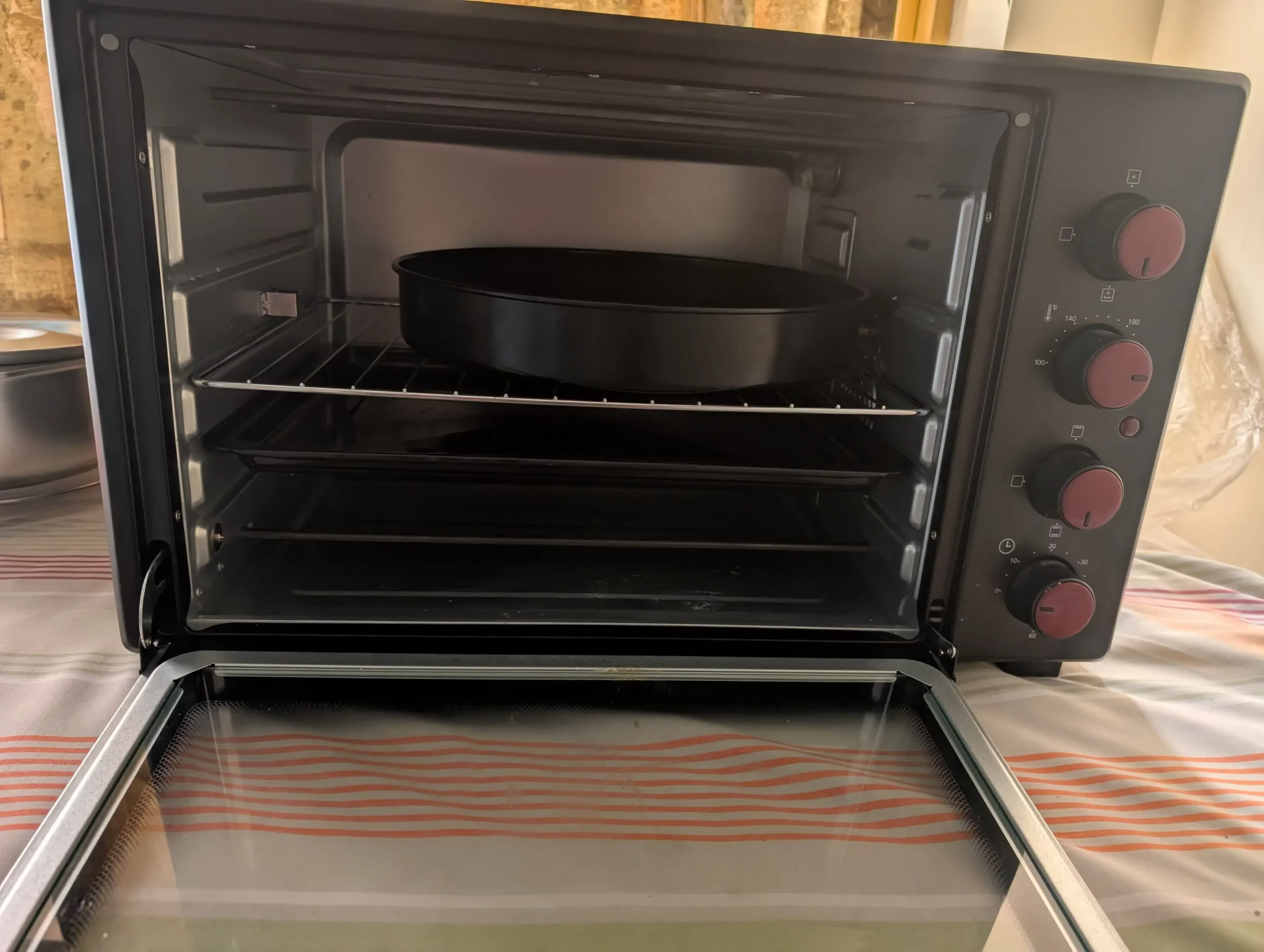 Dawlance signature oven toaster