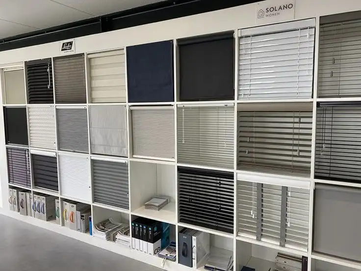 Roller blind/Zebra blind/Vertical blind/Aluminum blind/wooden blind/Contact whatsapp 0300/