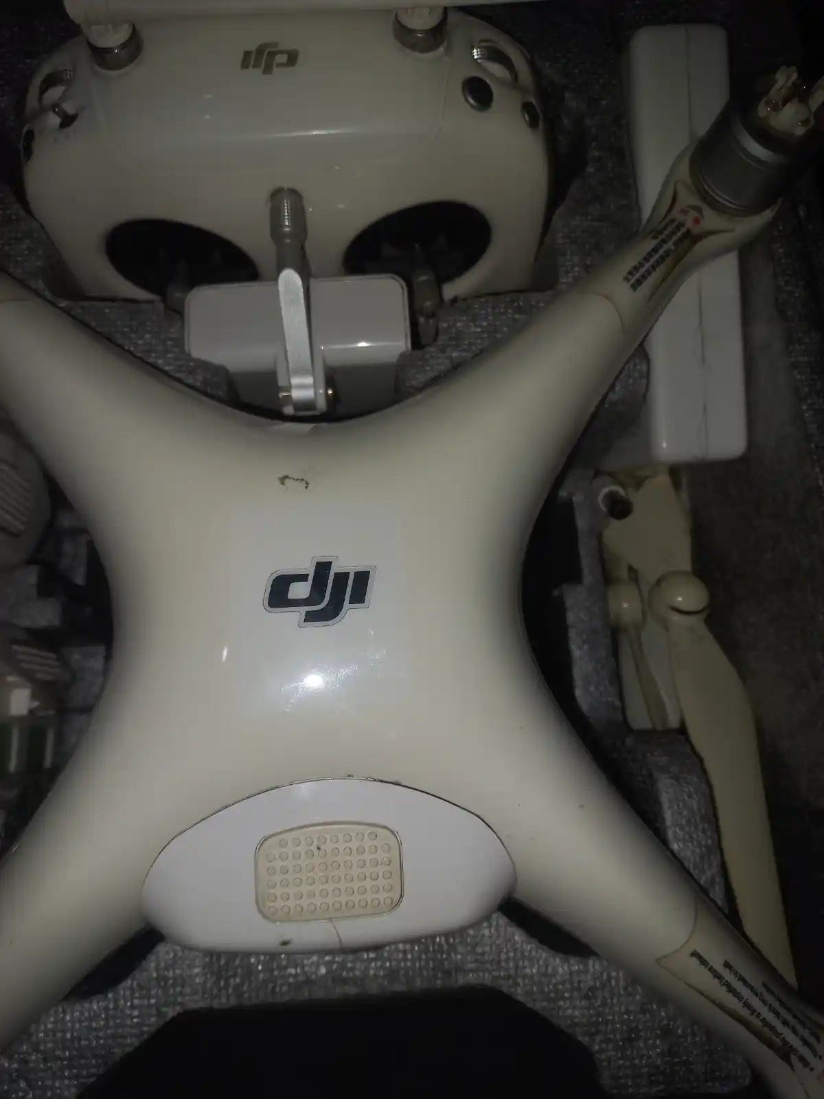 Dji phantom 4 advance drone for sale with genuine 3 batteries, remote,propeller,charger