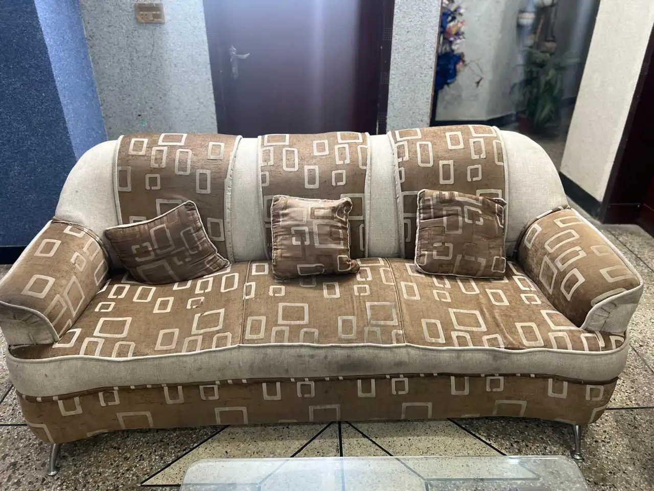 5 seater sofa for urgent sale