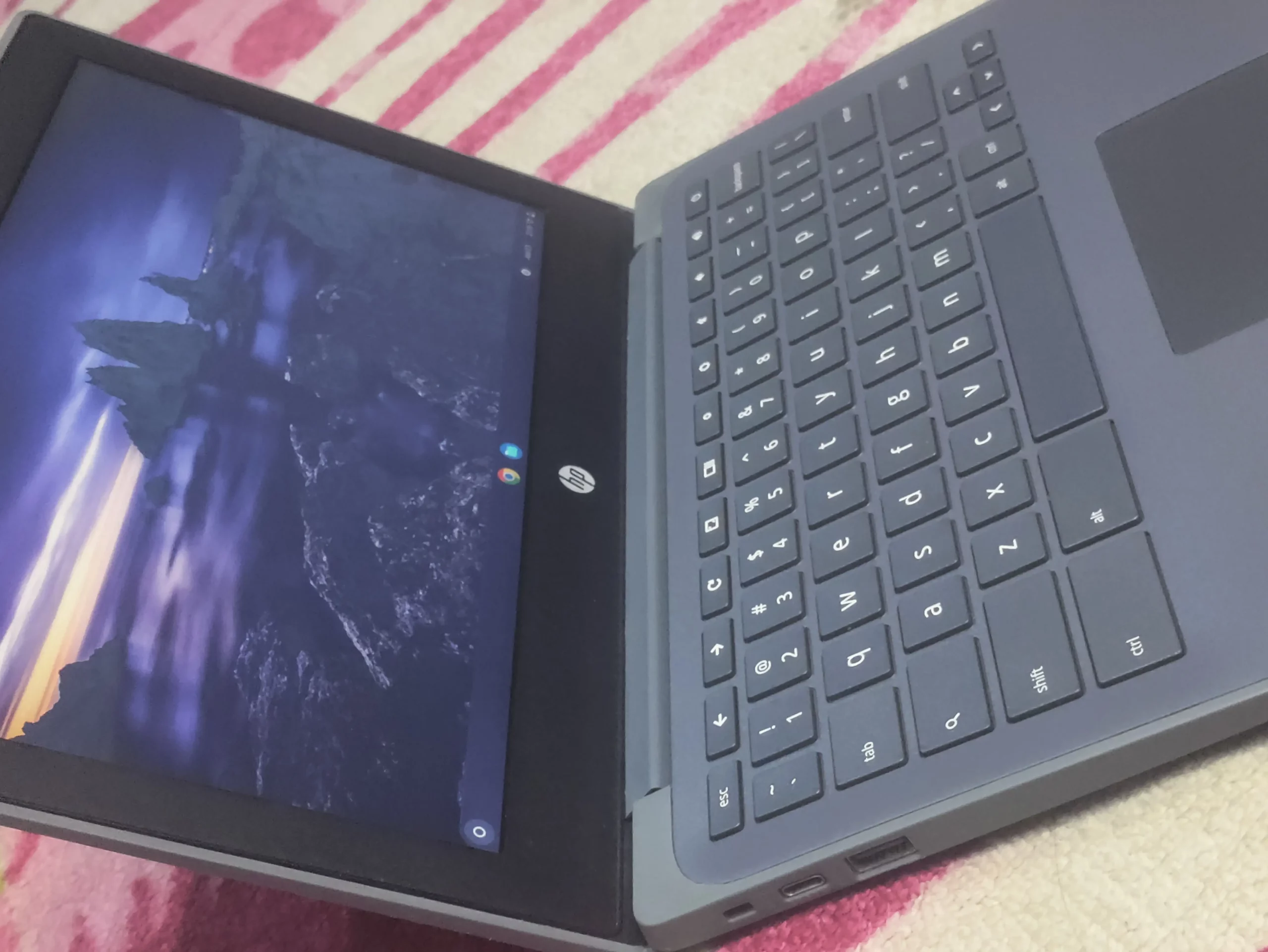 HP CHROMEBOOK 4GB 32GB TYPE C CAHRGER