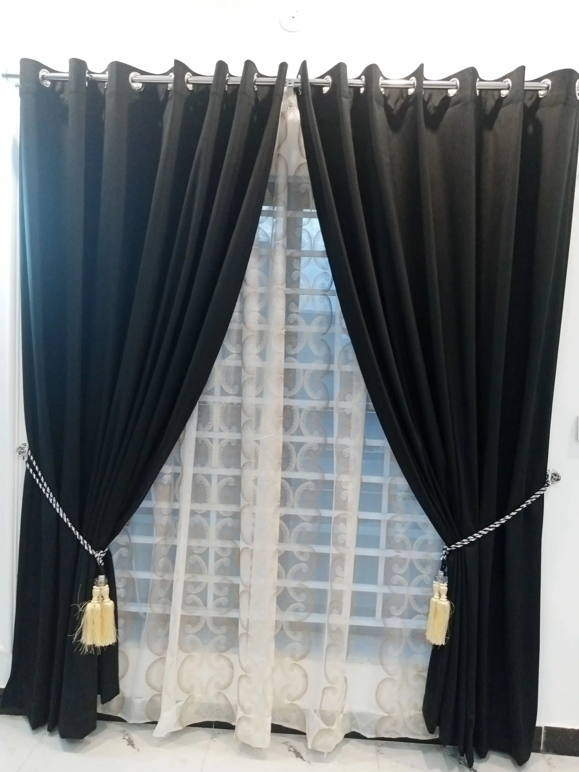 Curtain’s All blind’s