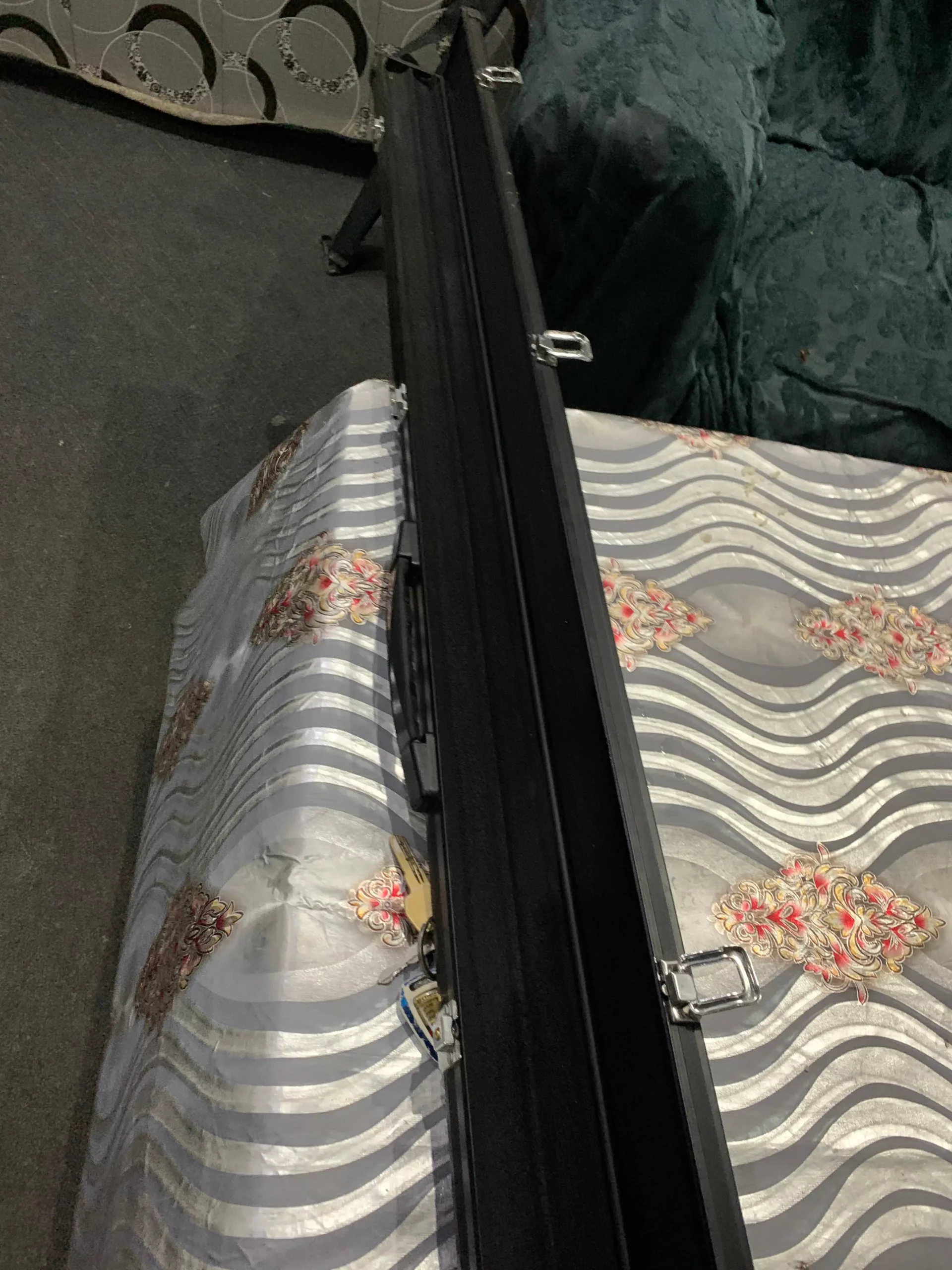 One piece Snooker cue box