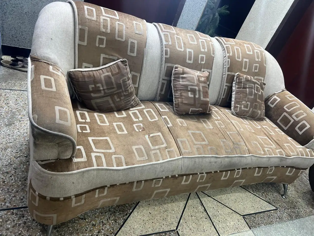 5 seater sofa for urgent sale