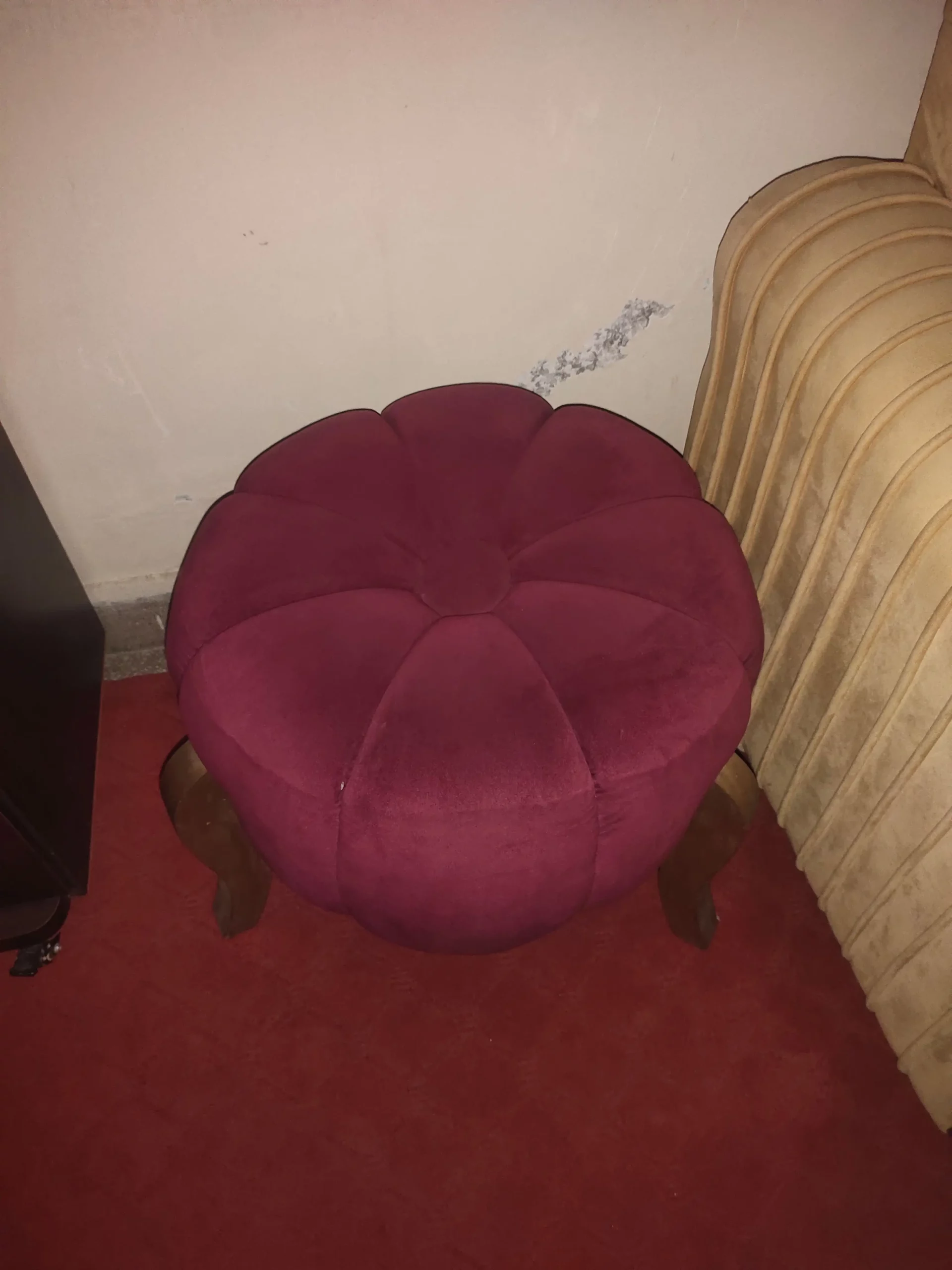 Sofa set 3 2&1 50k 2 stool 12k