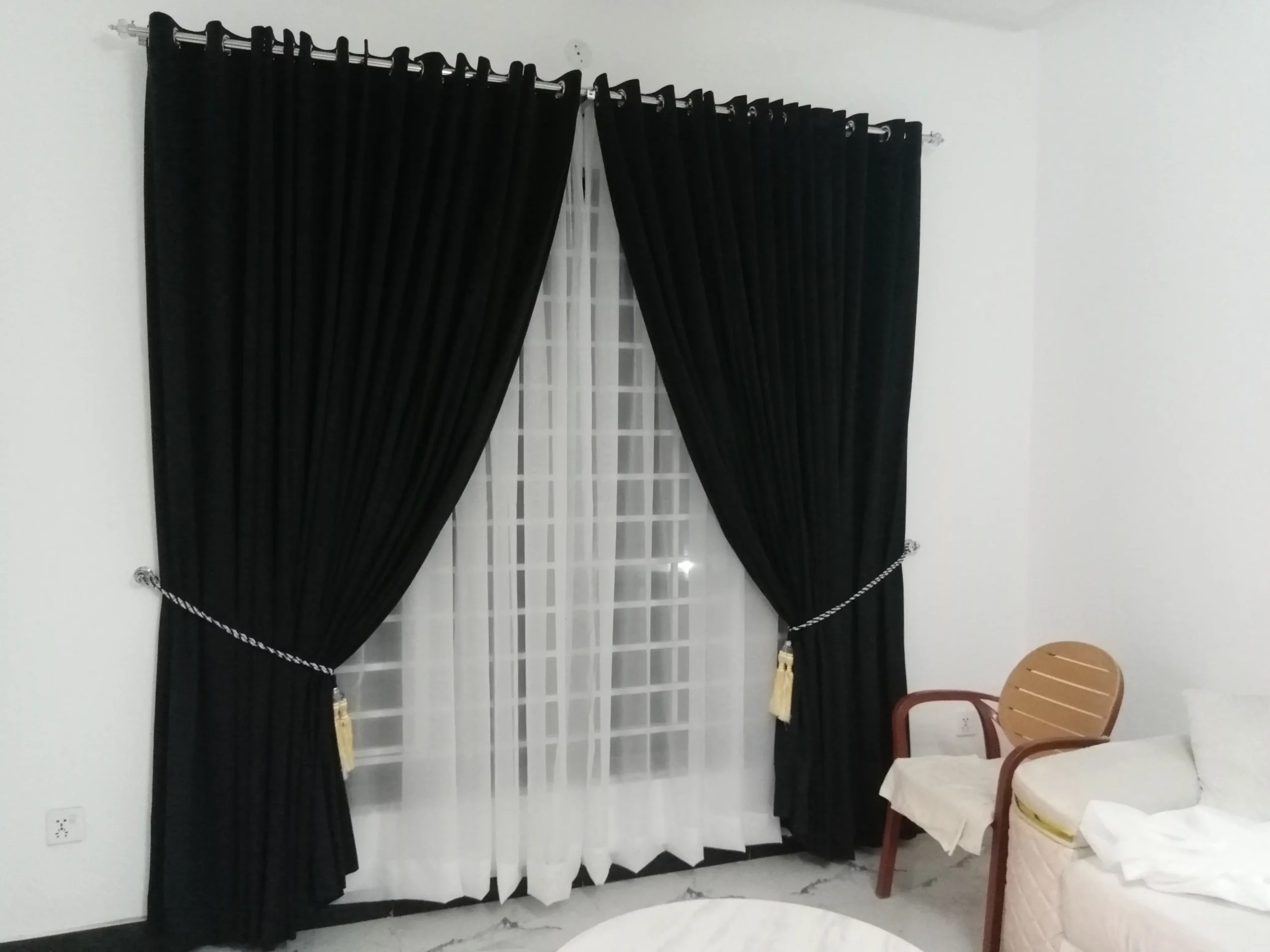 Curtain’s All blind’s