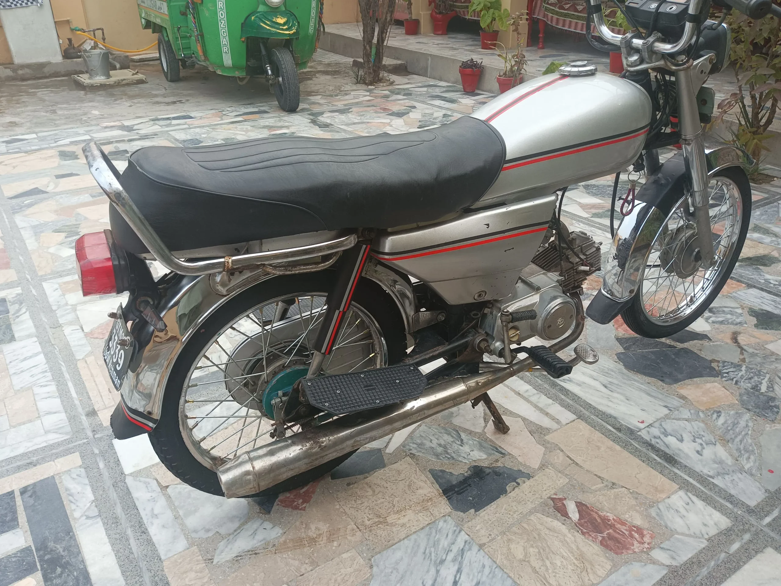 Dhoom bike 2009 model best in all condition