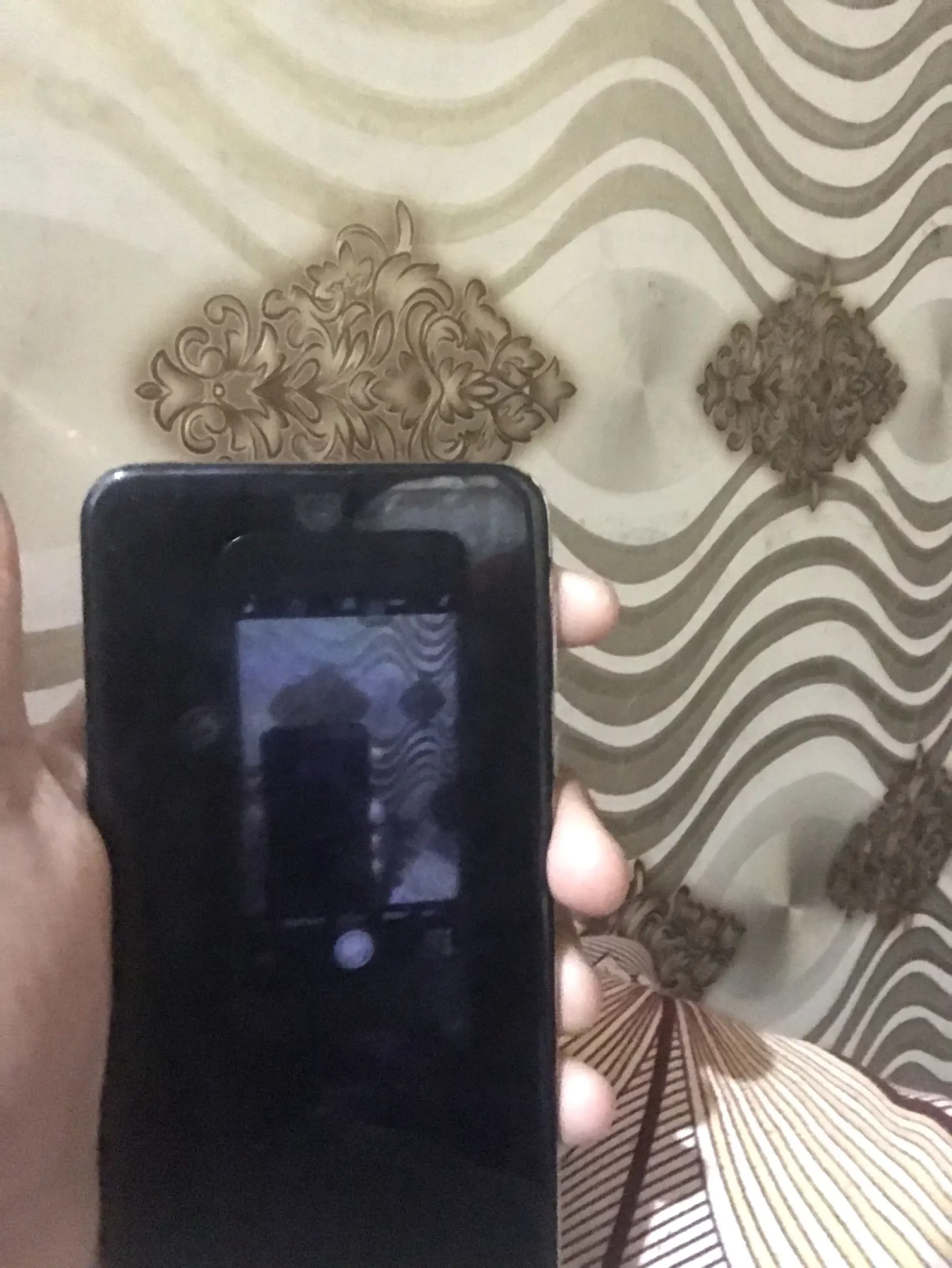 aquos r2 non pta 64gb upr sa pannal work nhi krtaa ha jaha pr mark kya hua ha read descrip