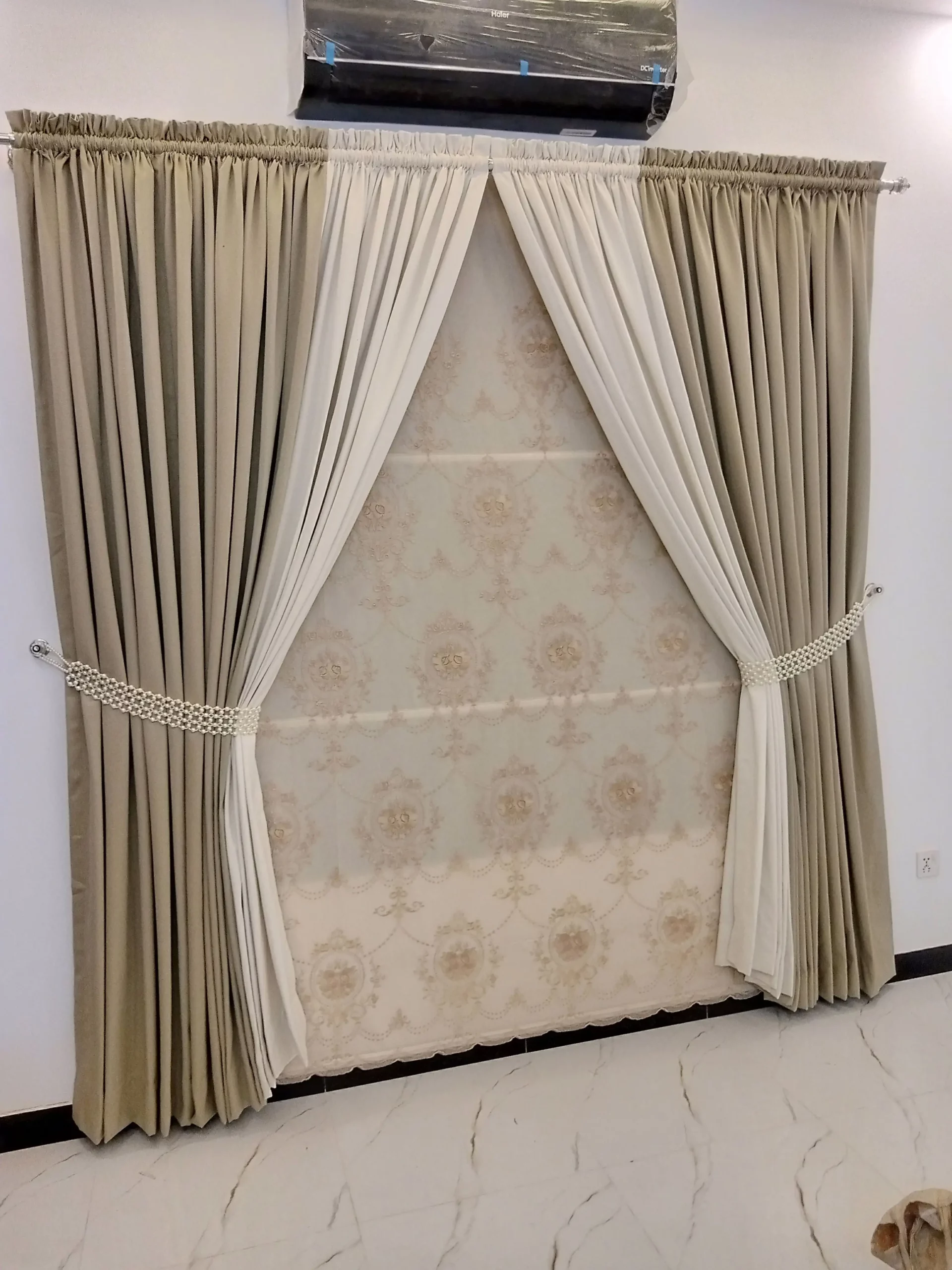 Curtain’s All blind’s