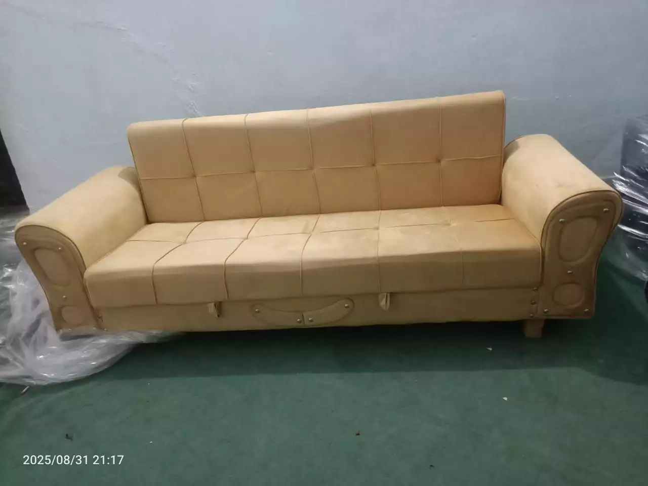 New sofa comebed