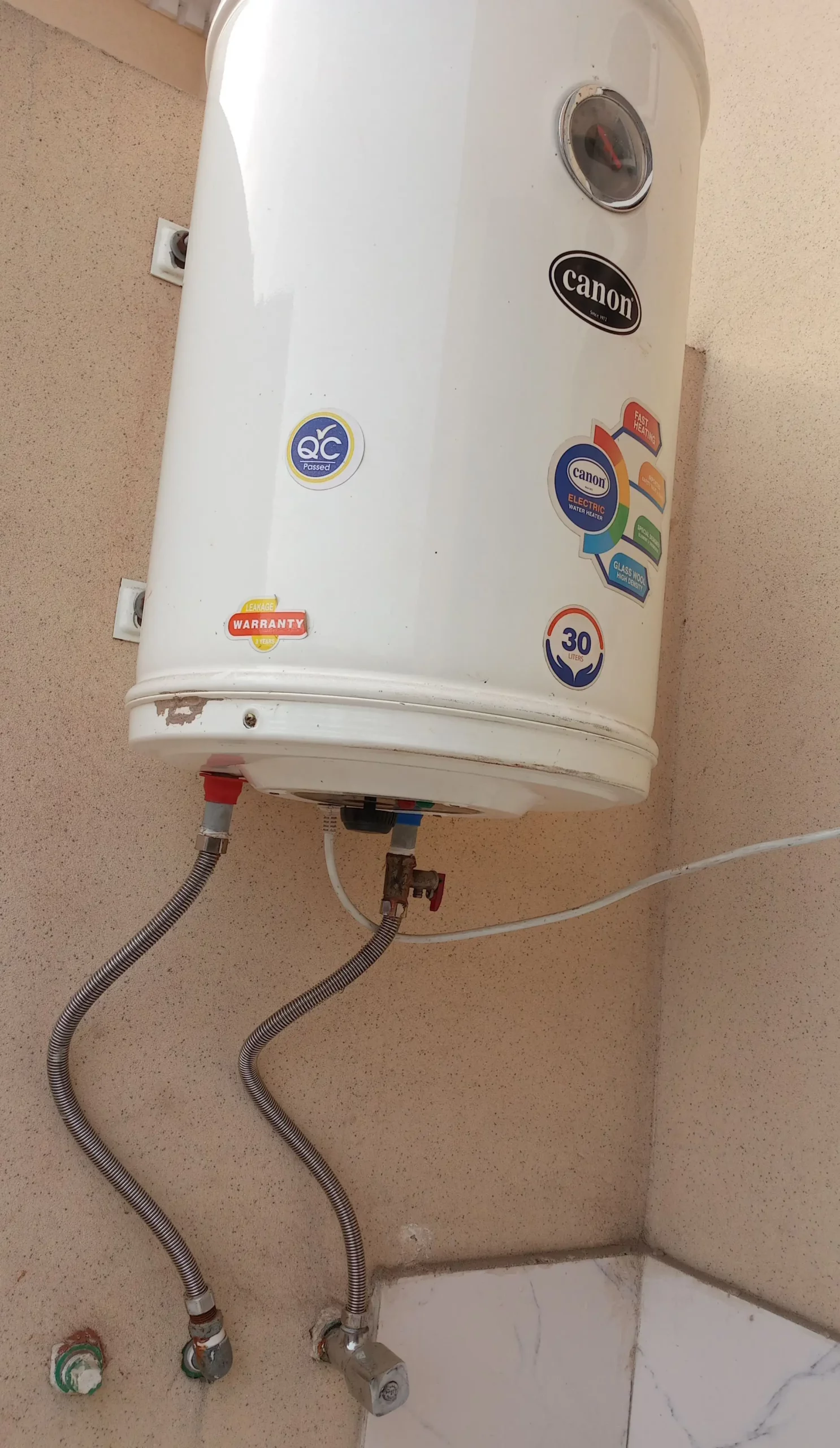 Electric gyeser one year just used howa ha. All ok ha cash ki zarort ha is Liye sell krna