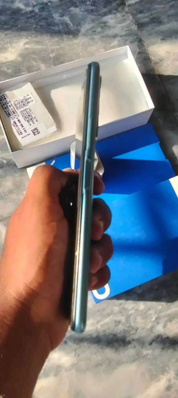 Vivo Y31 4/128 snapdragon processor with box and charger