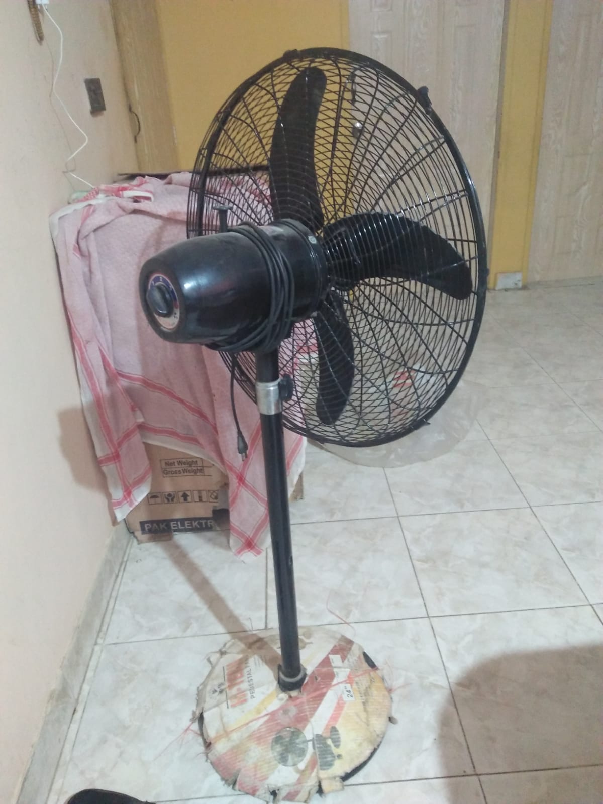 Pedestal fan