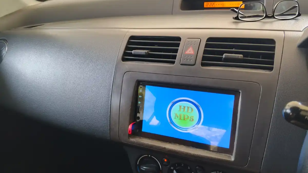 SUZUKI SWIFT DX ( Model 2011 ) – 1.3 CC (0333-0493926)