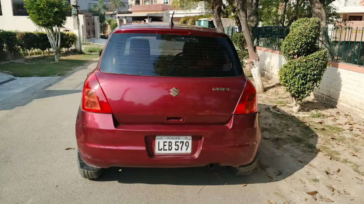 SUZUKI SWIFT DX ( Model 2011 ) – 1.3 CC (0333-0493926)