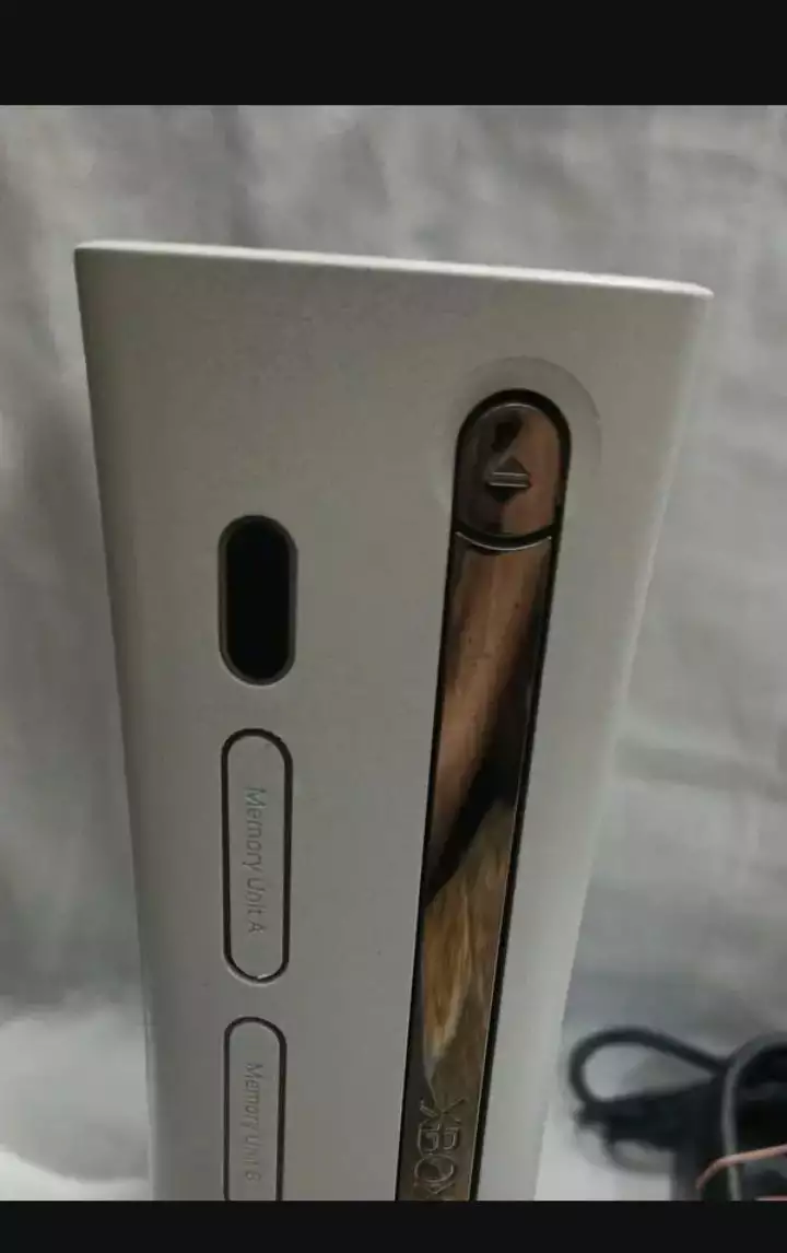 Xbox 360 with box and 2controller sale chance piece