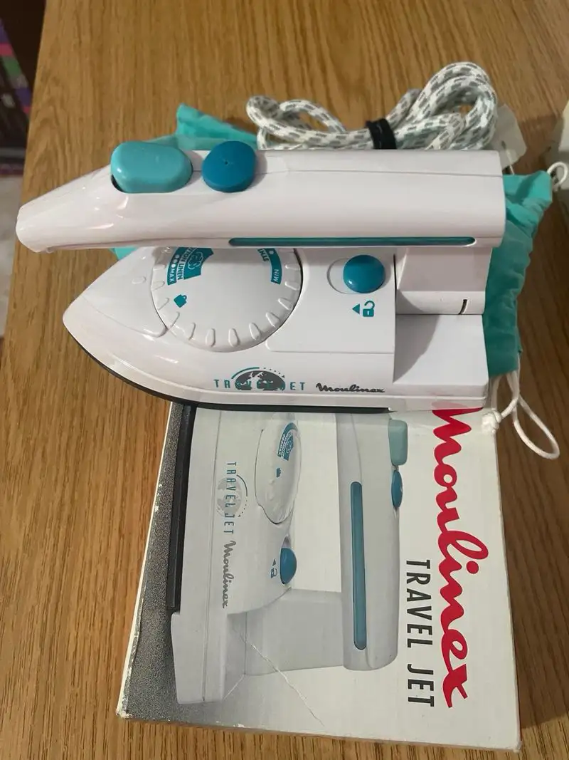 Traveling steam iron