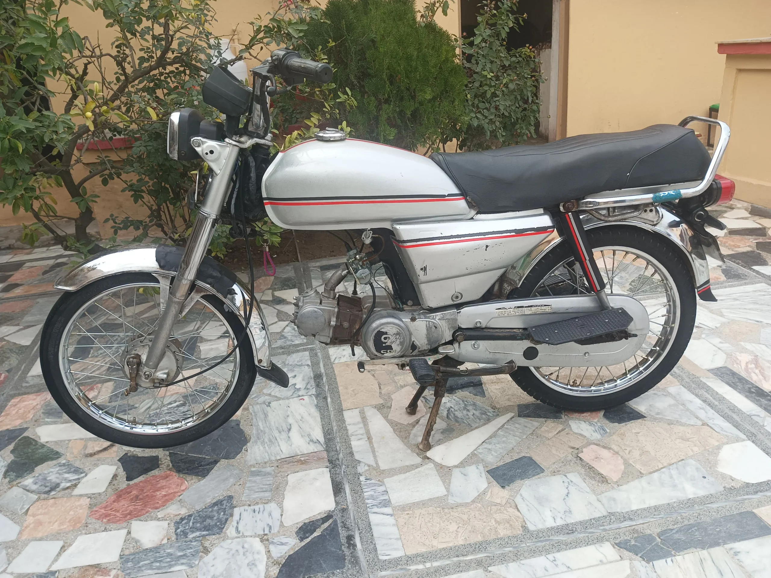 Dhoom bike 2009 model best in all condition