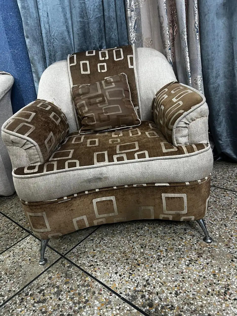 5 seater sofa for urgent sale