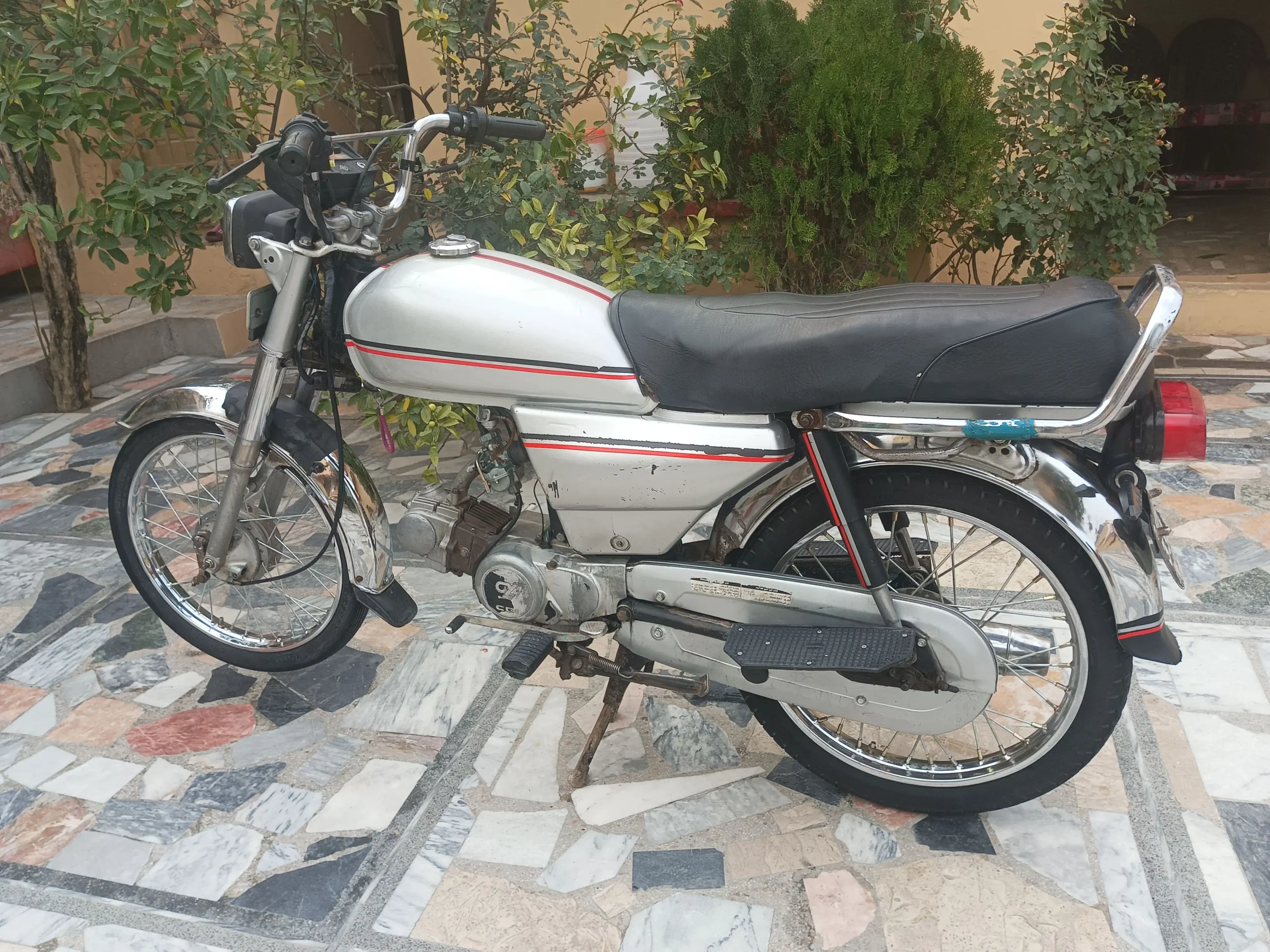 Dhoom bike 2009 model best in all condition