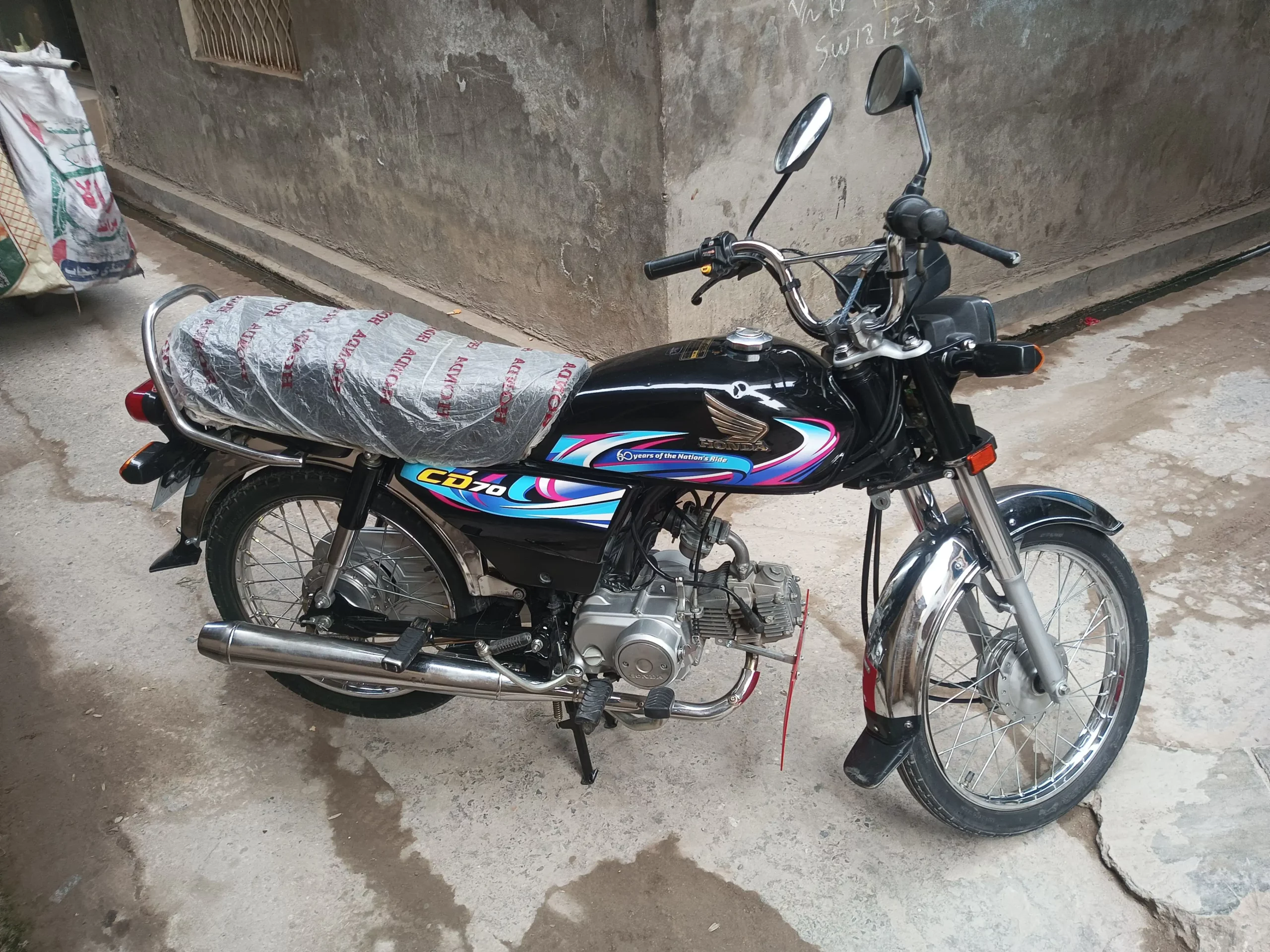 Honda CD 70 2024 model black color good condition