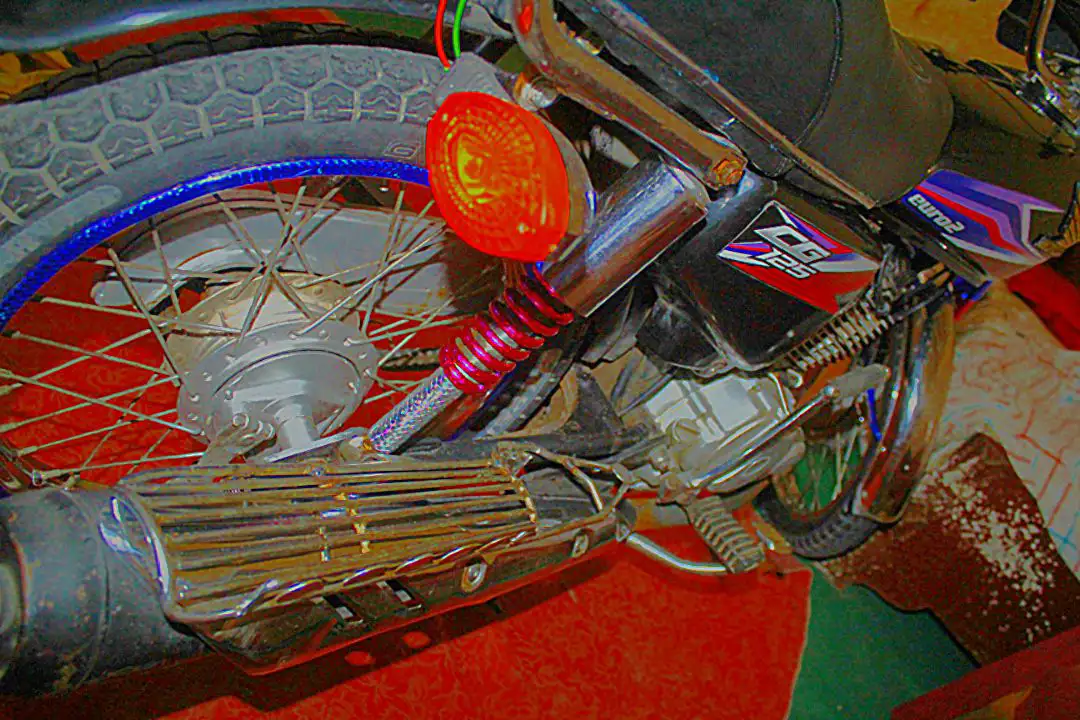 2017 model full alter bana hua ha jiss Bhai ko chahye. Whatsapp p rabta kren 03066152592