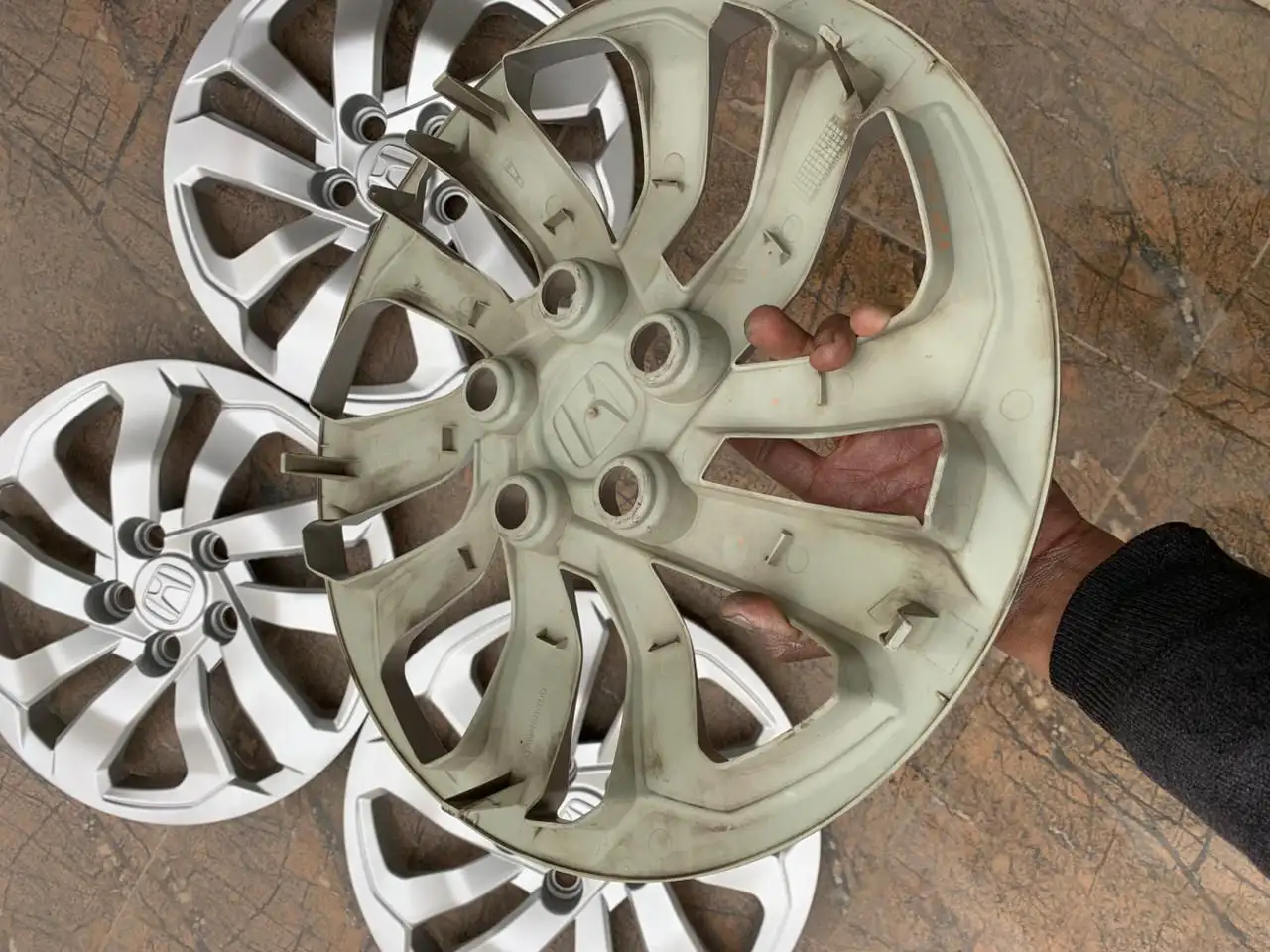 Honda BRV 16 Size ORIGINAL japane wheel covers fresh Set delivery Available whatsap 032019