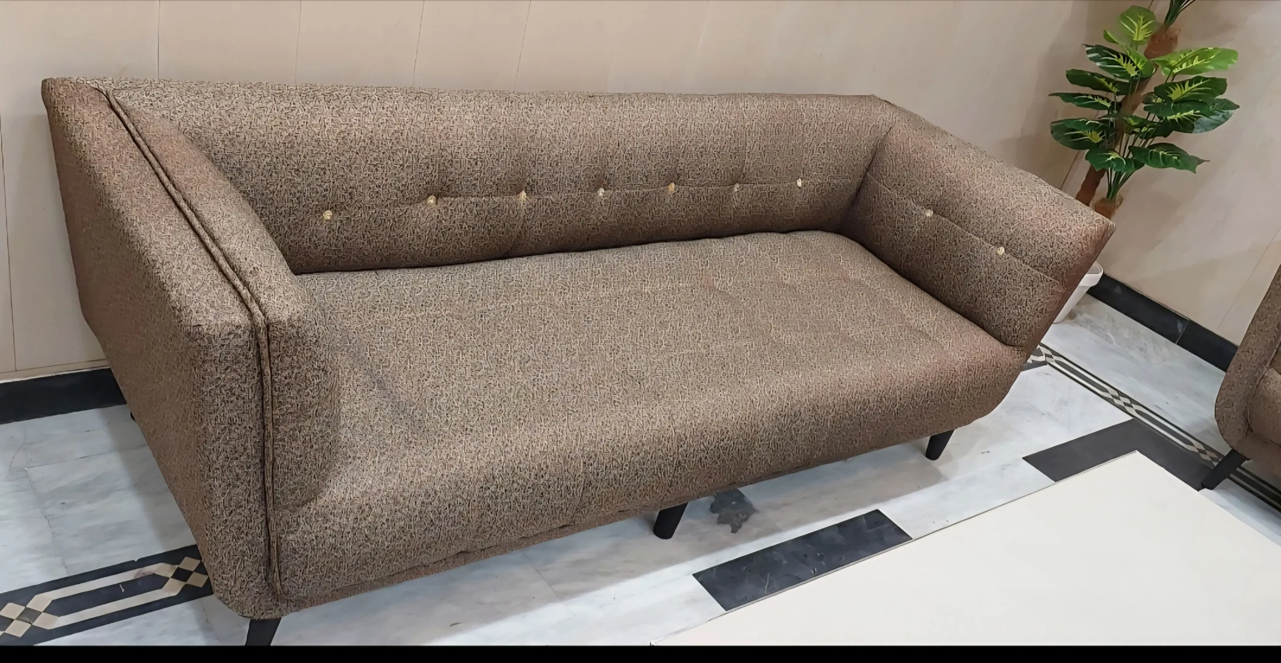 Sofa Set 5 seater brand new condition unique look