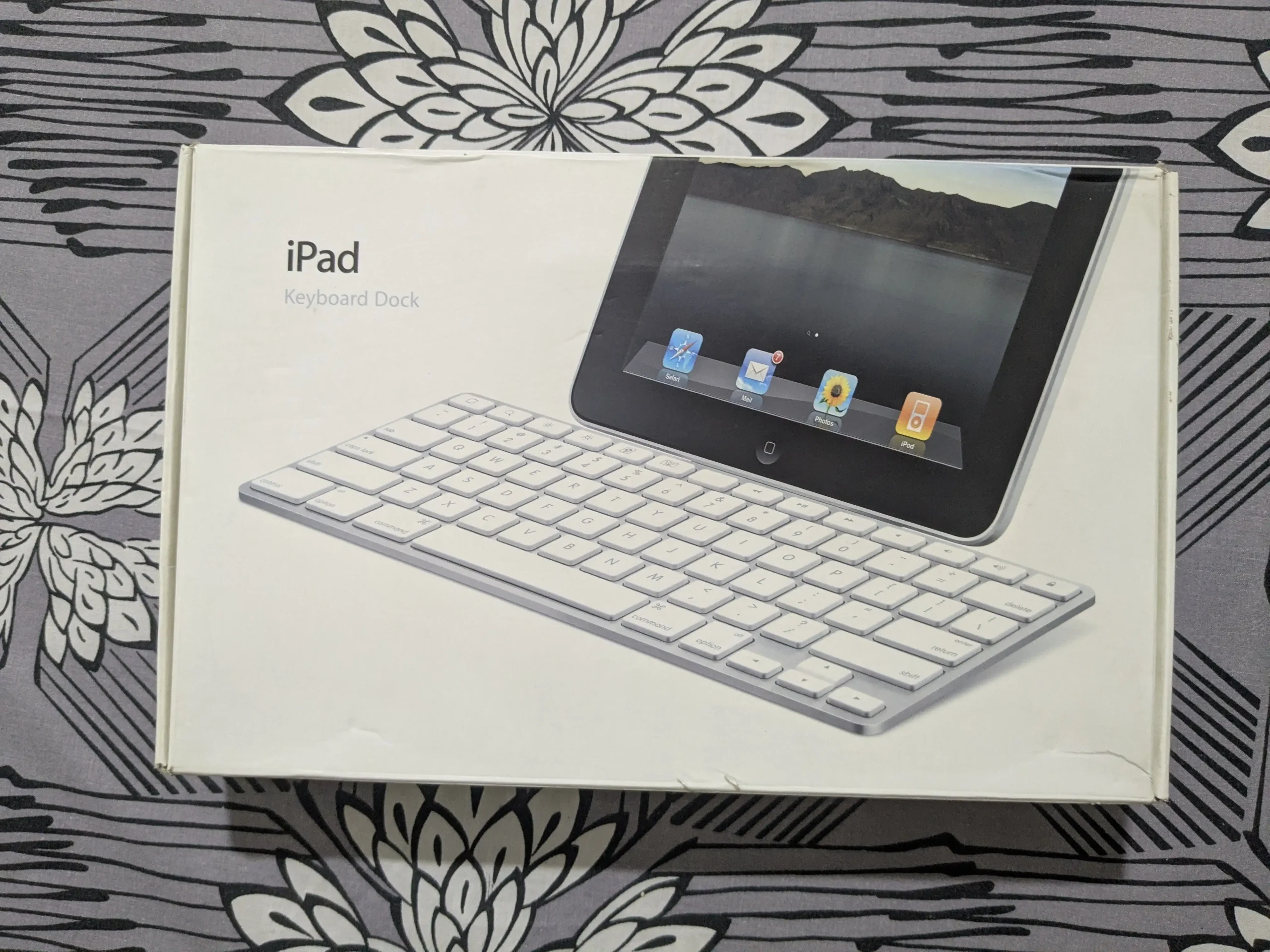 Ipad keyboard dock