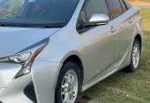 Toyota Prius Hybrid S
