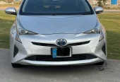 Toyota Prius Hybrid S