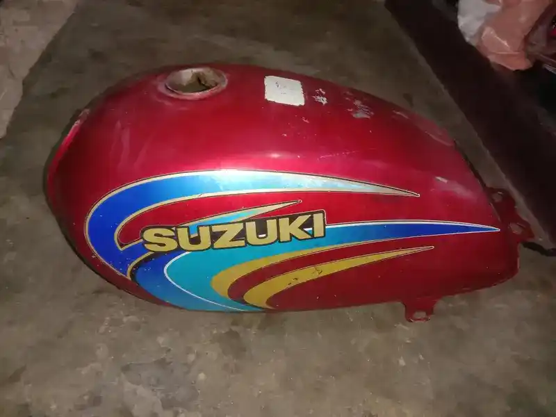 GS150 2012, Fuel tank for sale