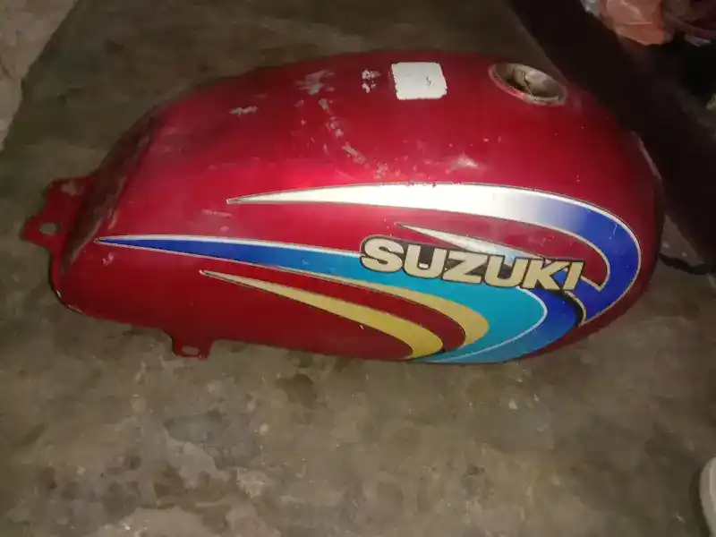 GS150 2012, Fuel tank for sale