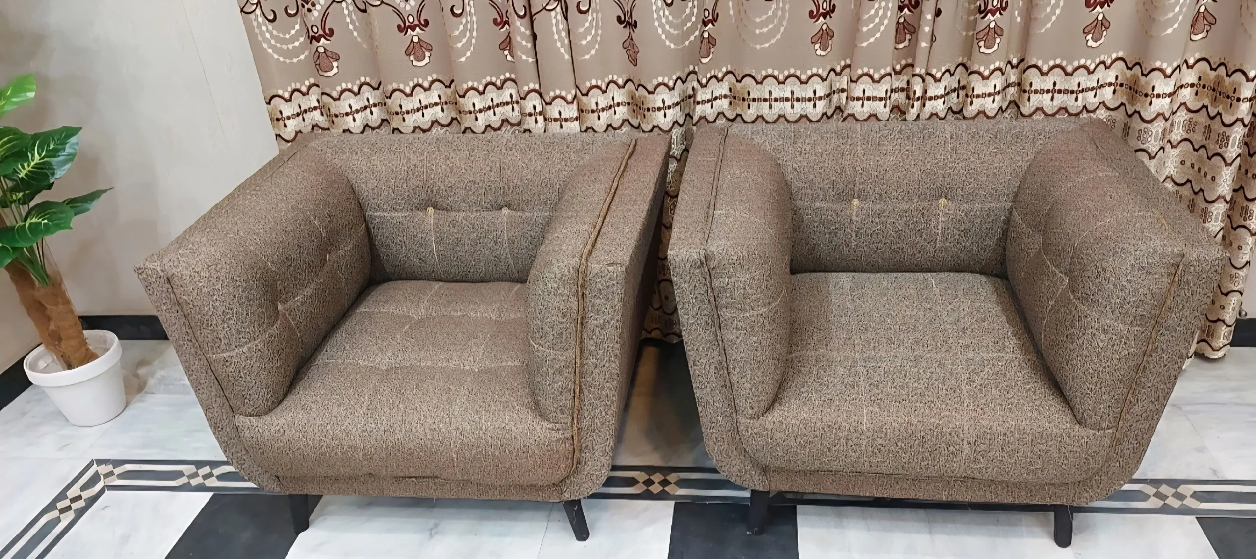 Sofa Set 5 seater brand new condition unique look