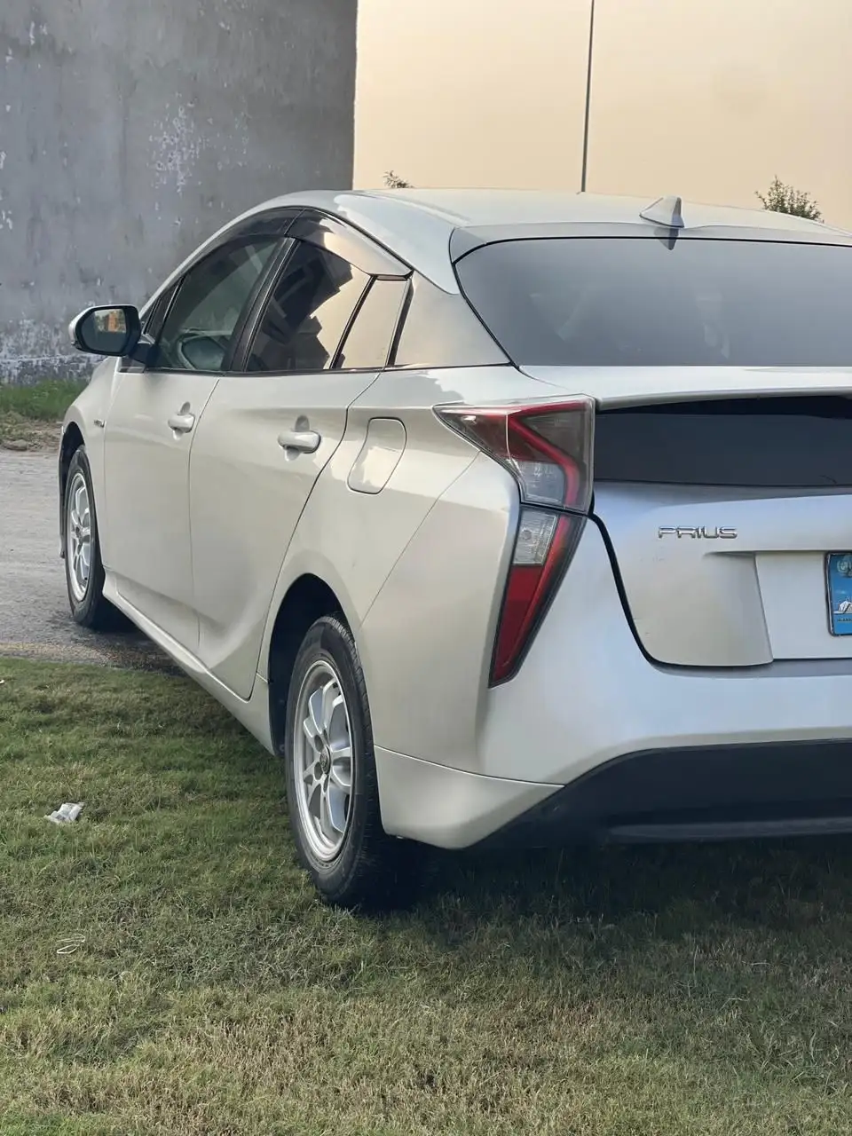 Toyota Prius Hybrid S