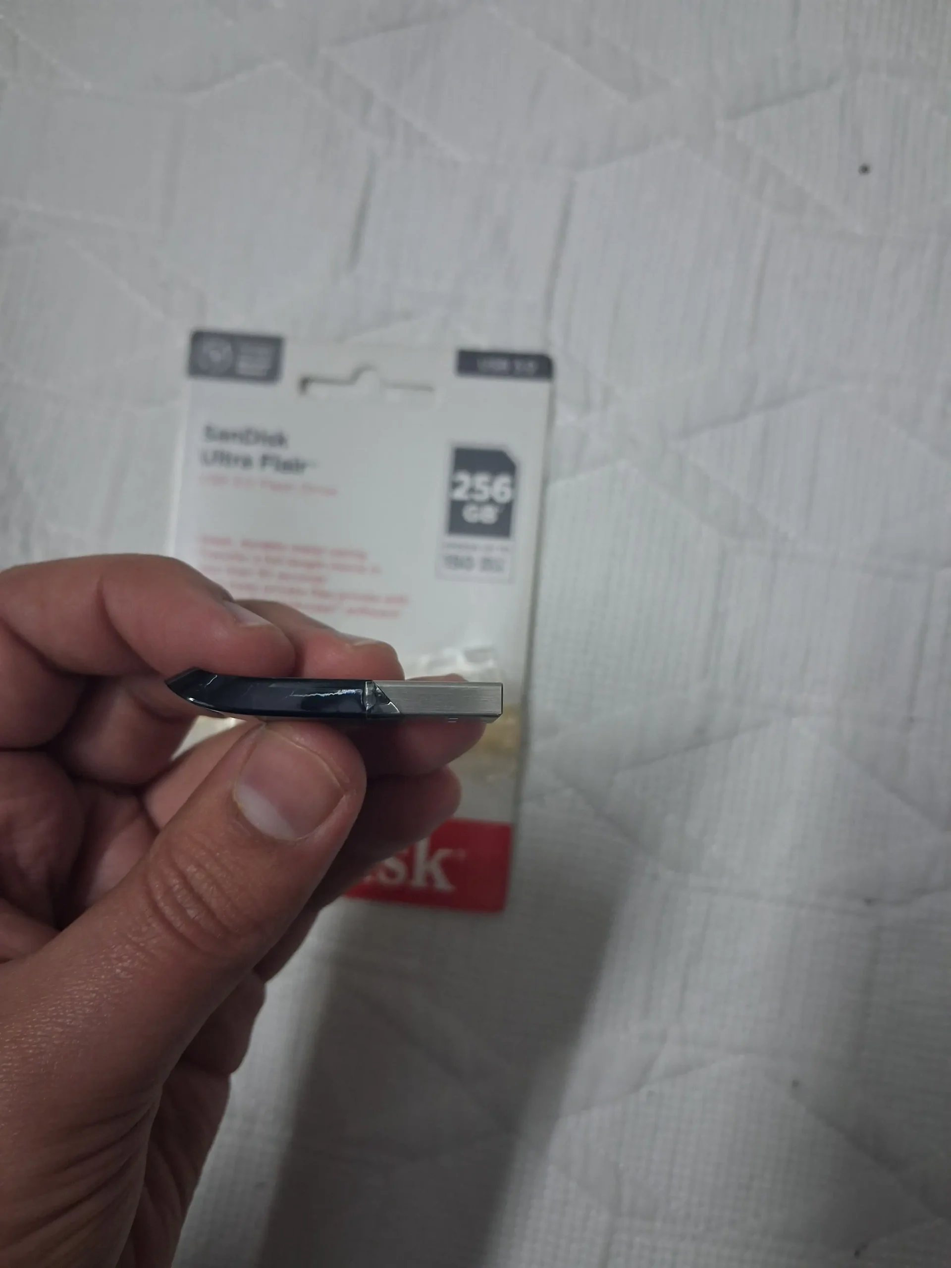 💾 Brand New SanDisk Ultra Flair USB 3.0 Flash Drive – 256GB