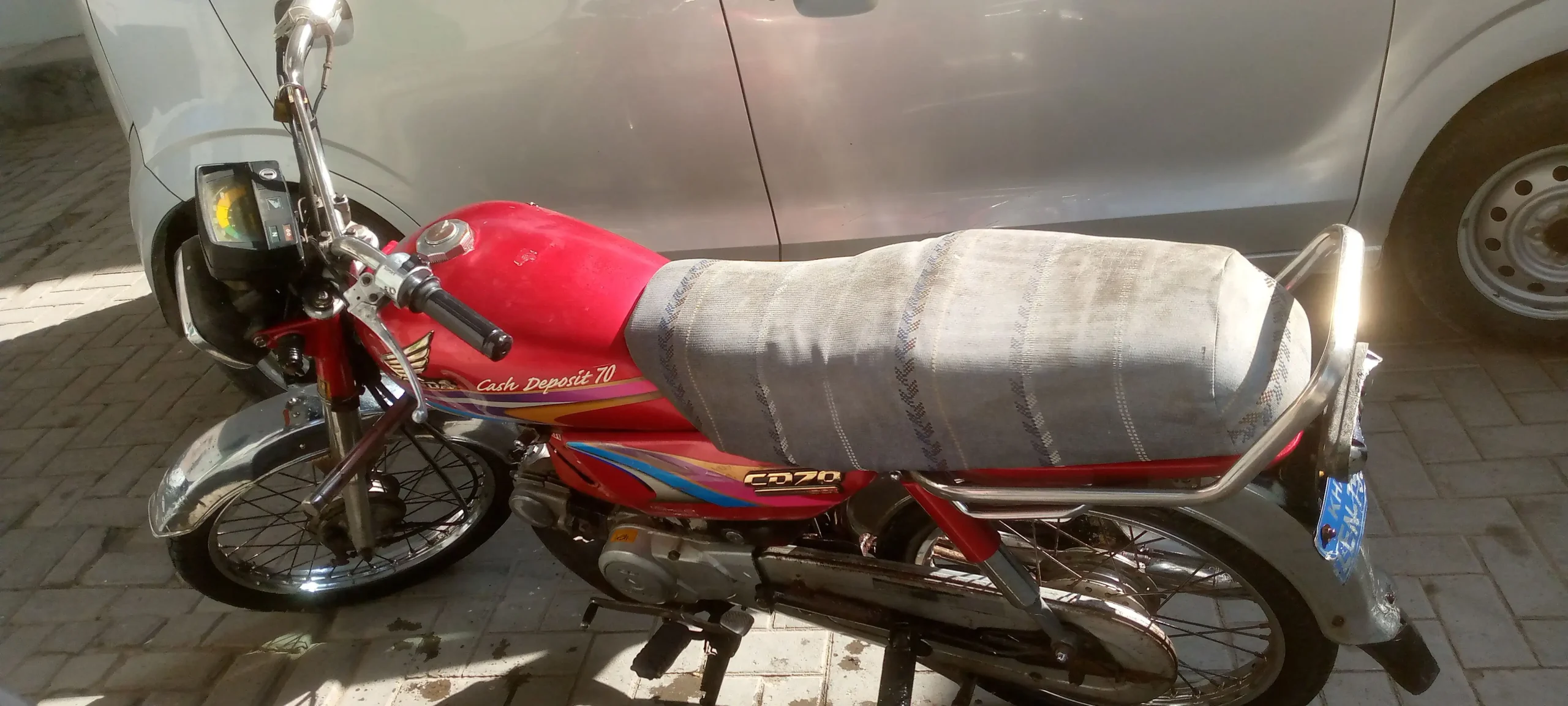 Honda CD 70 bike Red color
