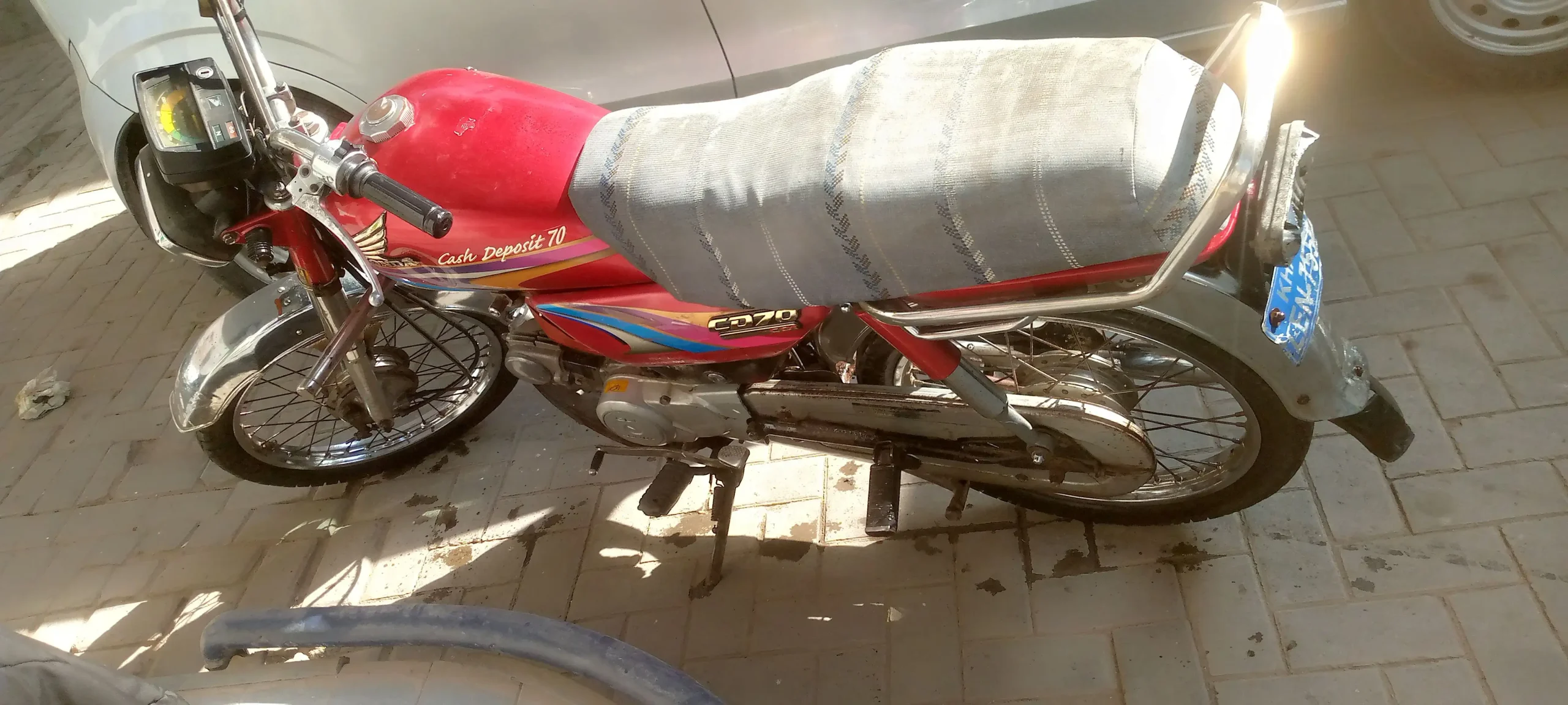 Honda CD 70 bike Red color