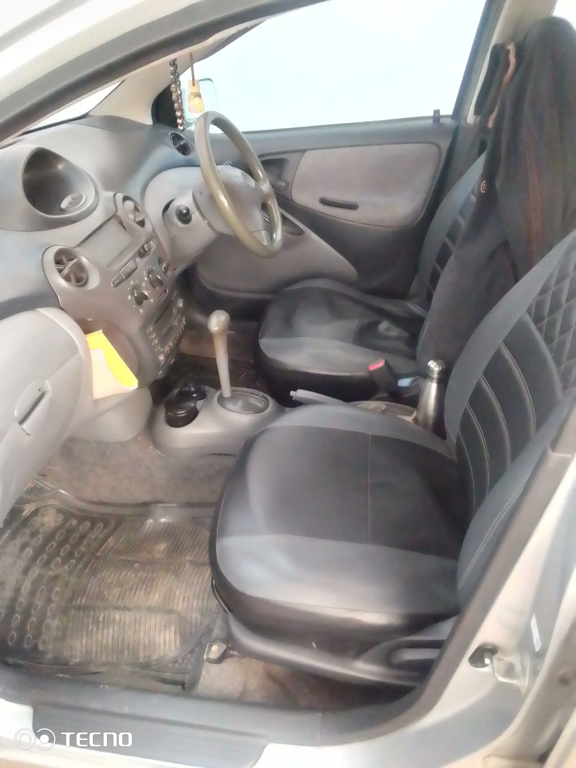 Toyota vitz 2000model