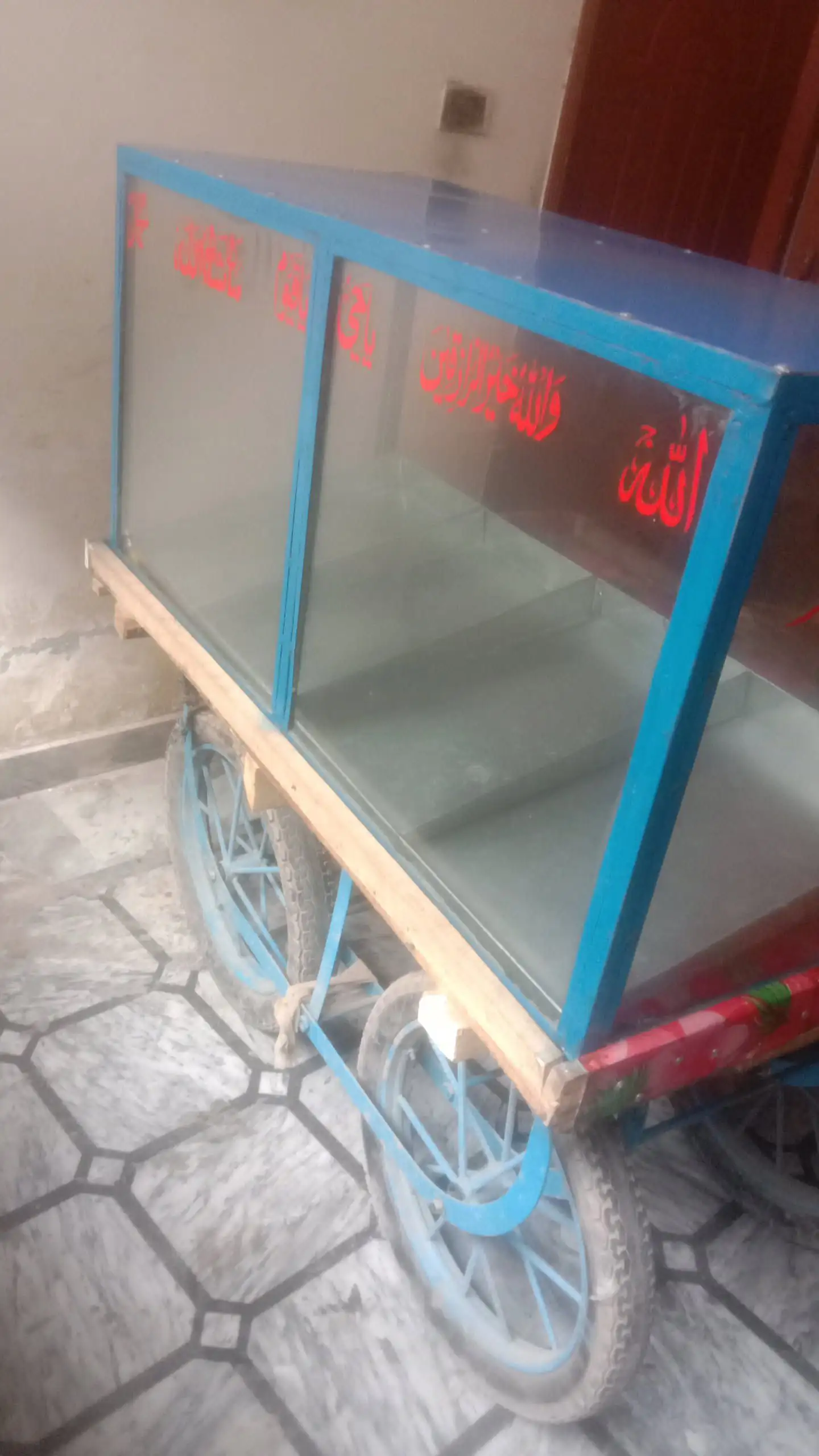 Fast food display setup