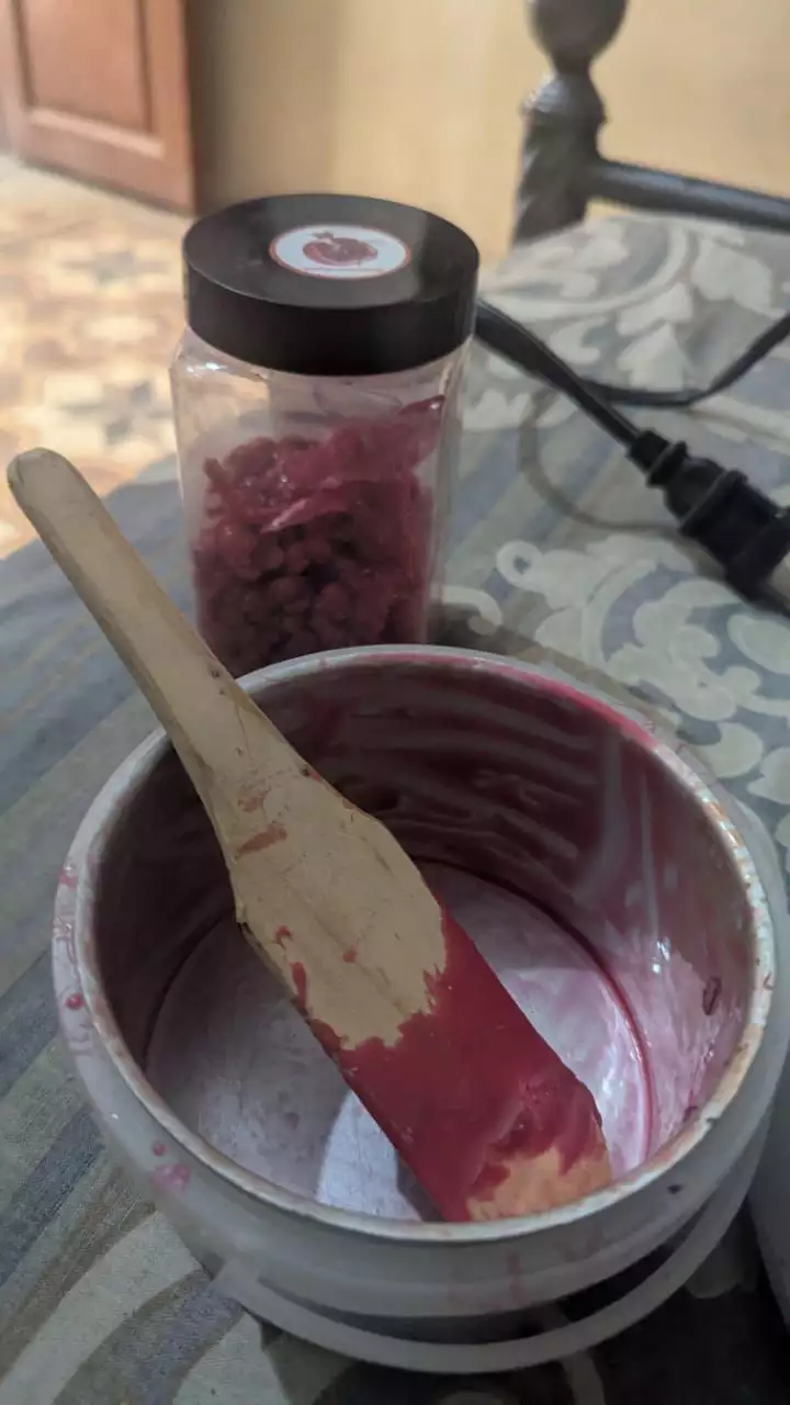 Electronic wax machine