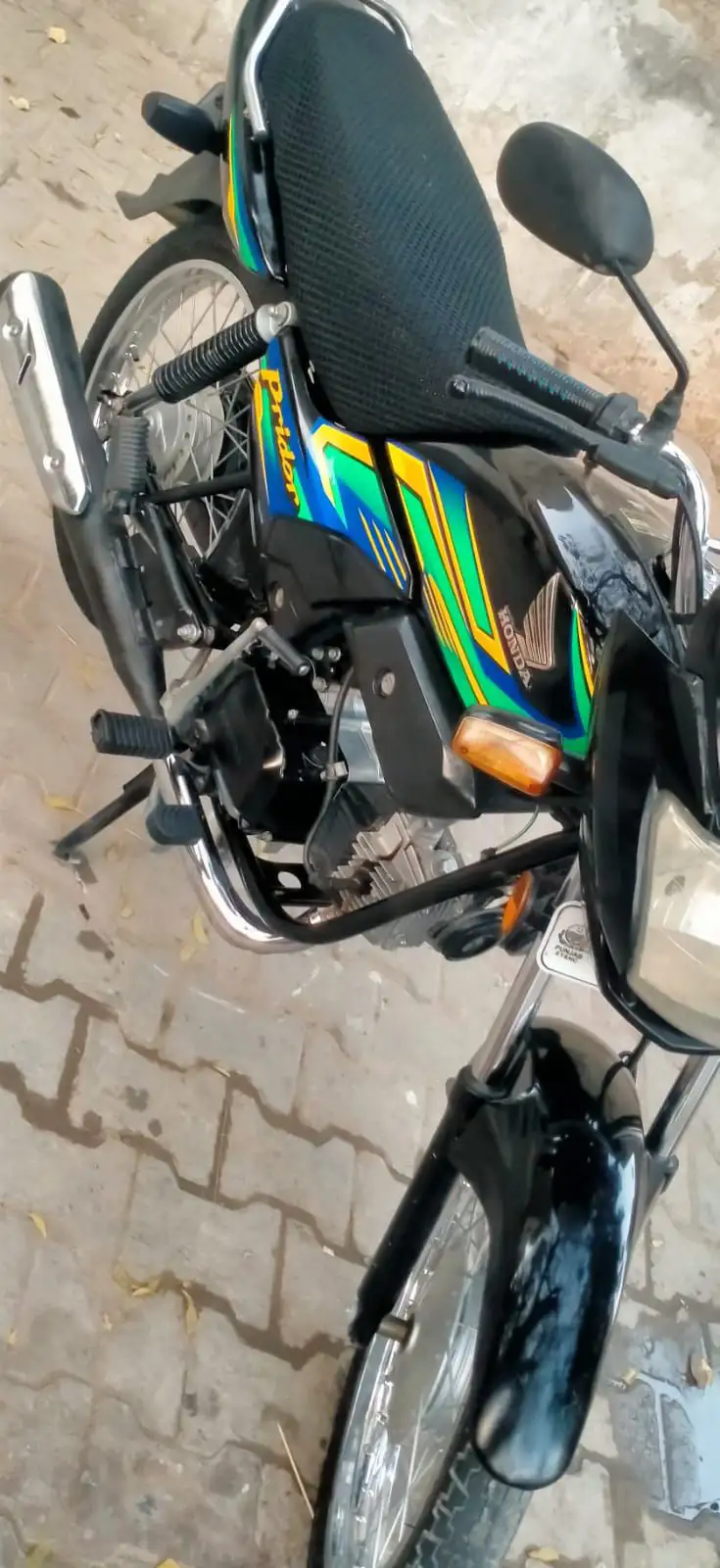 ہنڈا پرائیڈر فار سیل گڈ کنڈیشن لش گاڑی 23 ماڈل لوکیشن چیچہ وطنی//03183512108//03030974908