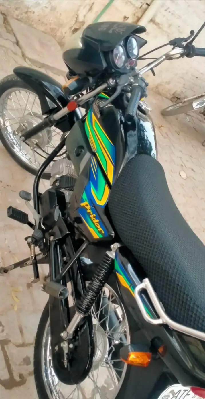 ہنڈا پرائیڈر فار سیل گڈ کنڈیشن لش گاڑی 23 ماڈل لوکیشن چیچہ وطنی//03183512108//03030974908