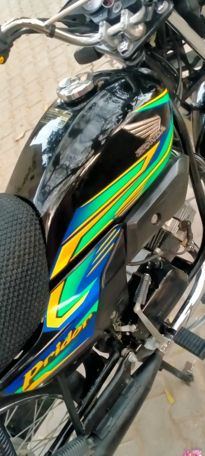 ہنڈا پرائیڈر فار سیل گڈ کنڈیشن لش گاڑی 23 ماڈل لوکیشن چیچہ وطنی//03183512108//03030974908