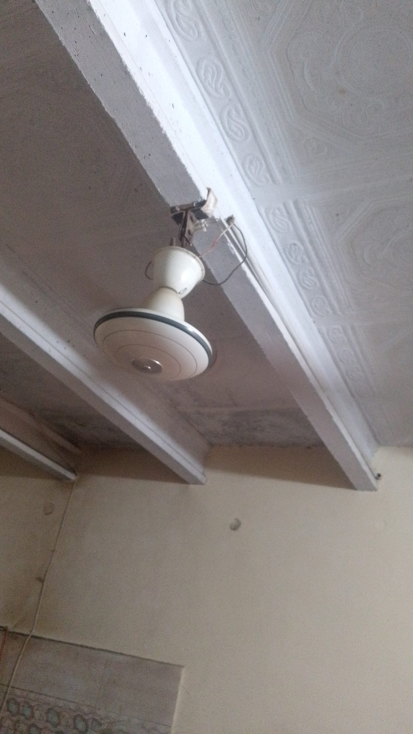 White Ceiling Fan – 56 Inch, 3 Blades, High-Speed Motor, Energy Efficiency