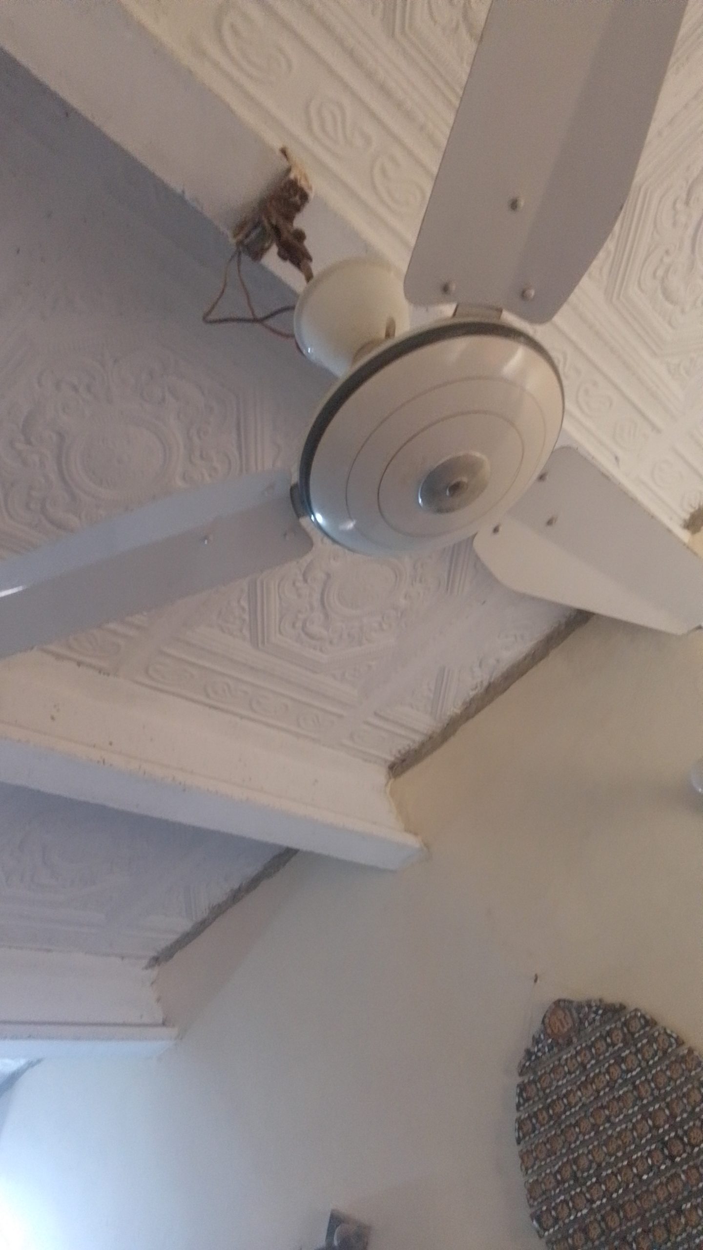 White Ceiling Fan – 56 Inch, 3 Blades, High-Speed Motor, Energy Efficiency