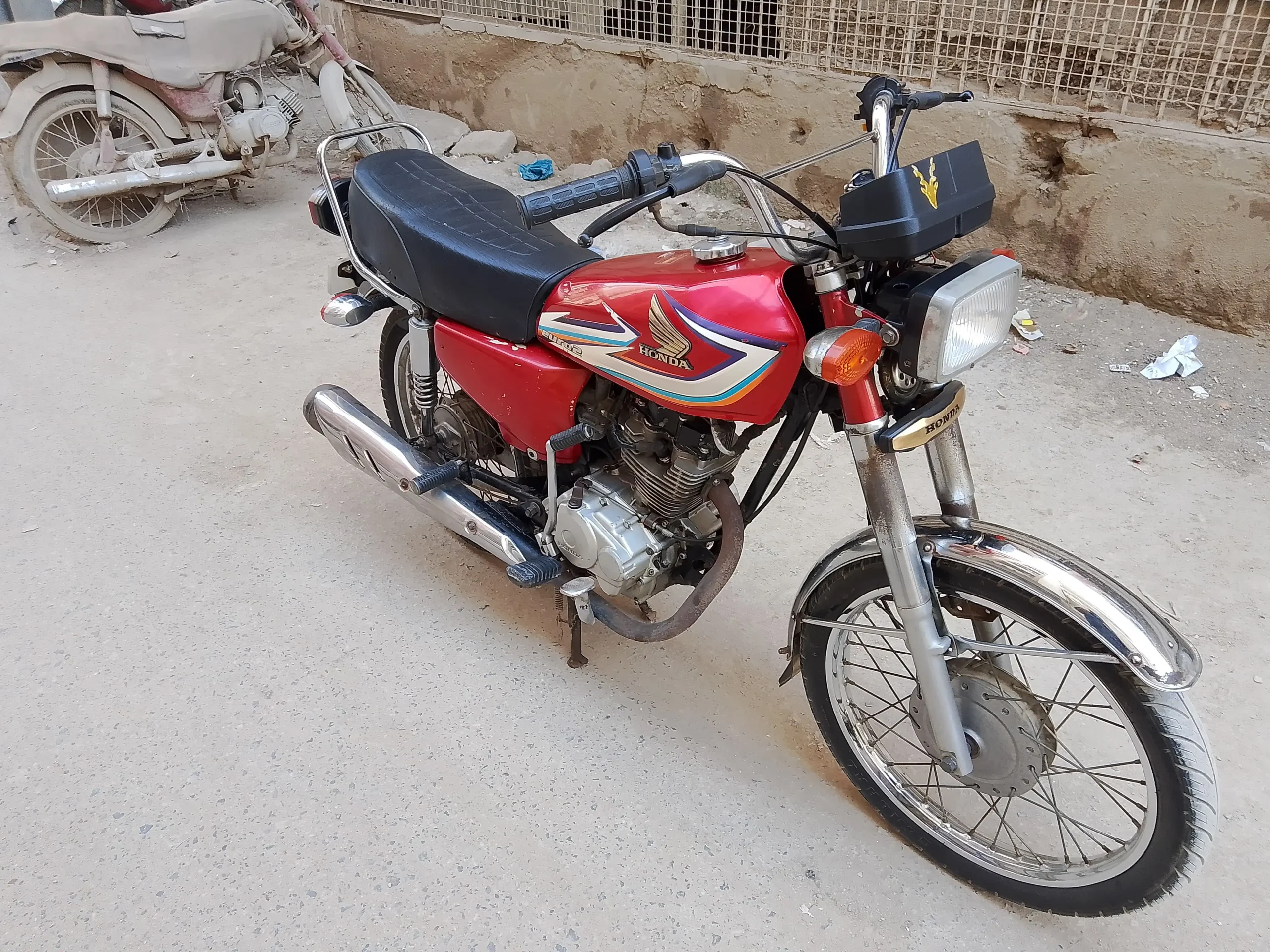 Honda CG 125 (Hyderabad number)