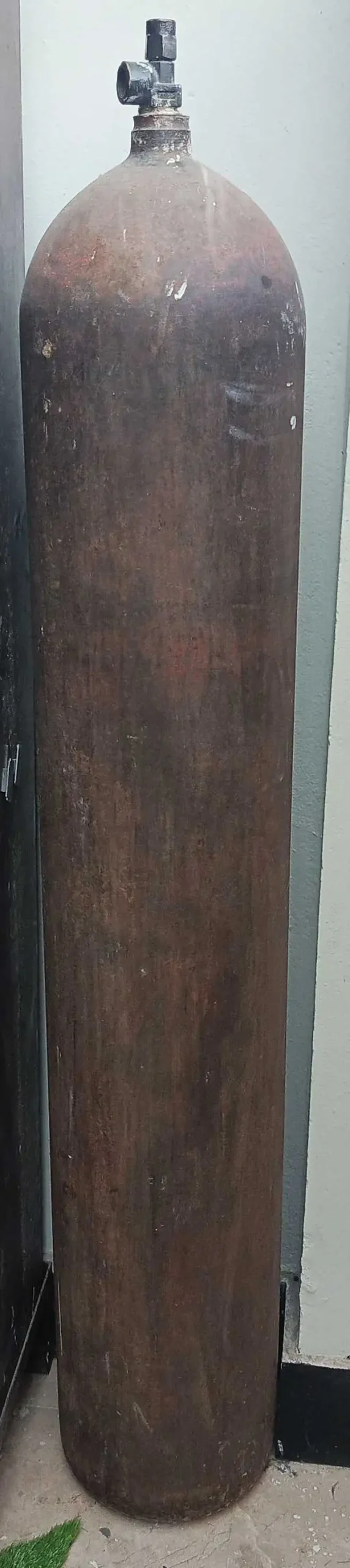 Oxygen cylinder 9 point